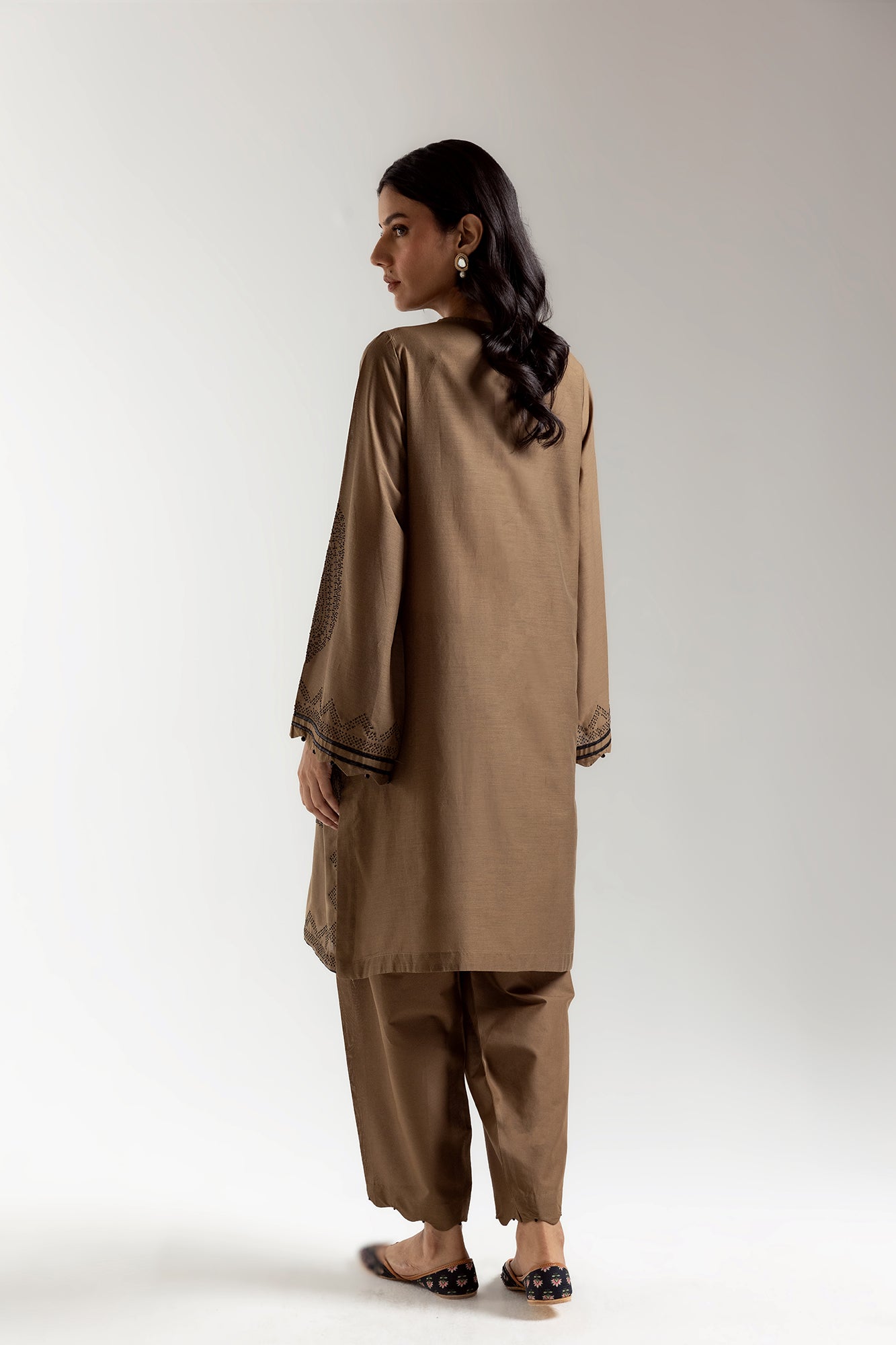 EMBROIDERED SUIT (E3023/103/116)