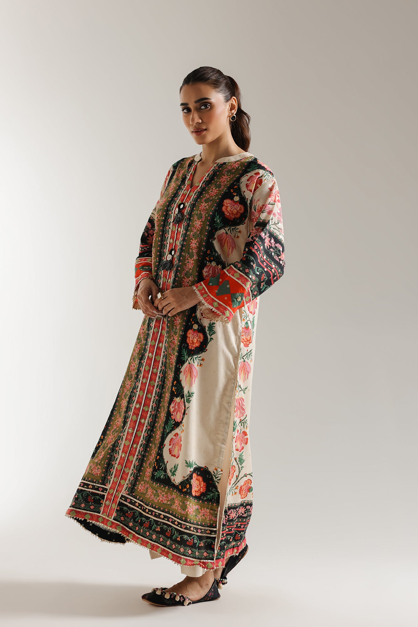 EMBROIDERED SUIT (E3074/103/002)