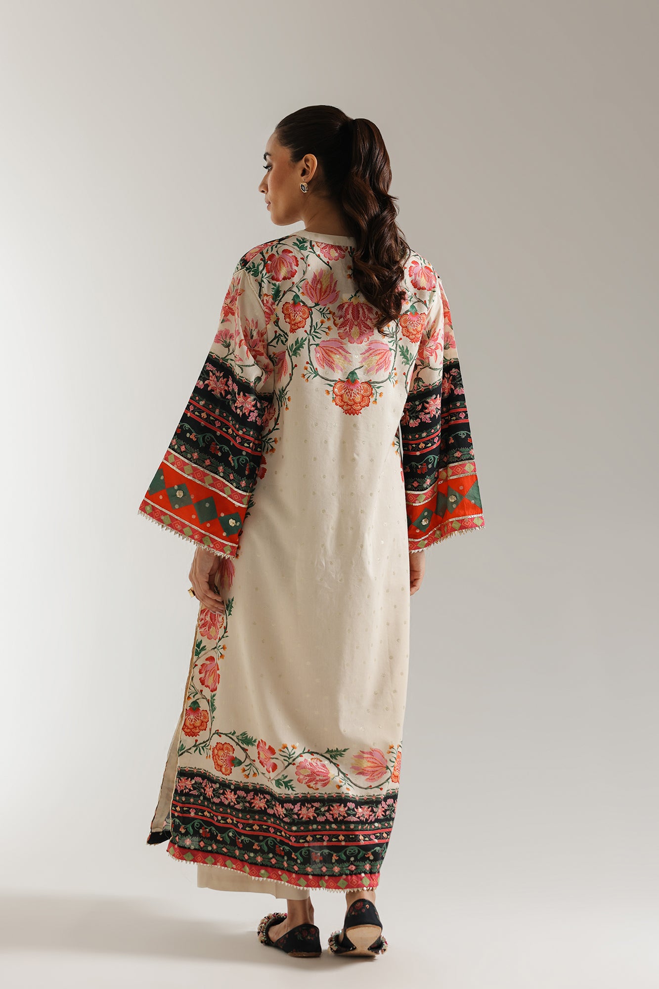 EMBROIDERED SUIT (E3074/103/002)