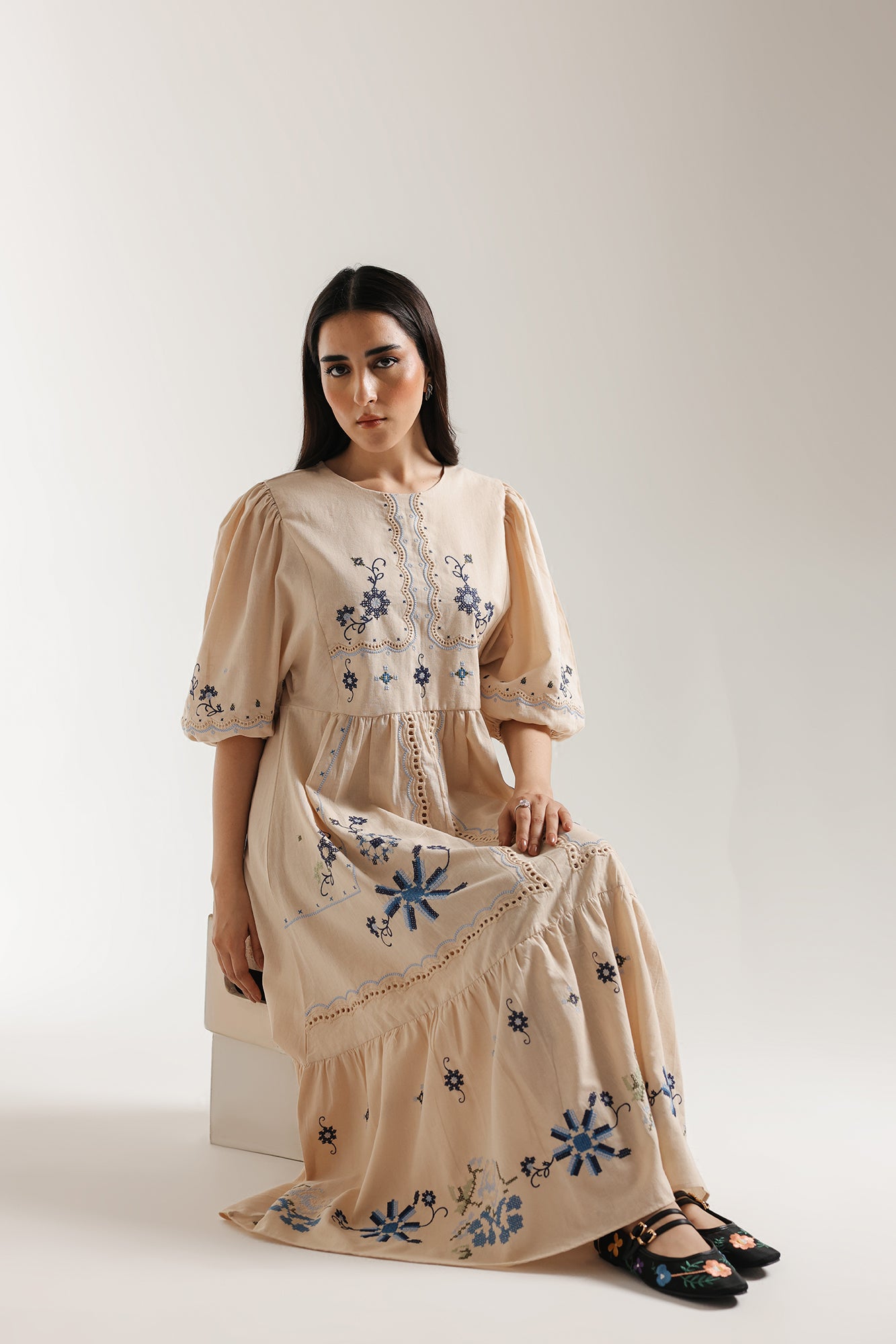 DRESS (E3074/108/004)