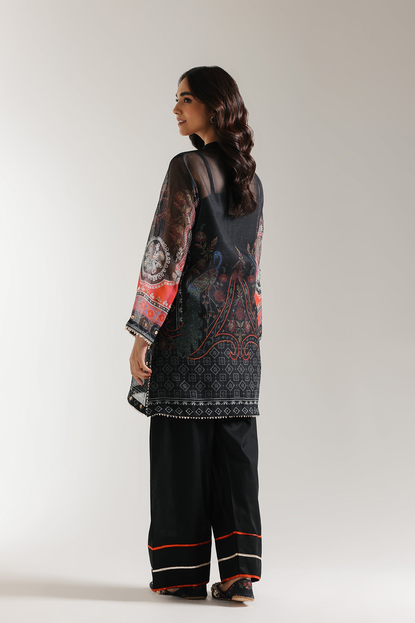 EMBROIDERED SUIT (E3079/103/901)