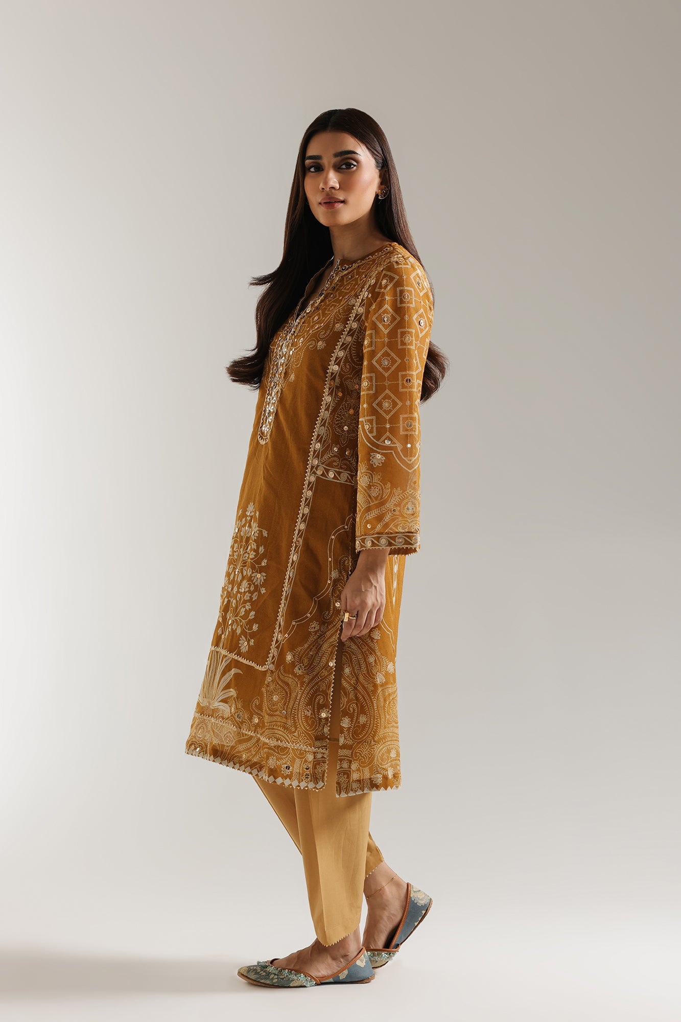 EMBROIDERED SUIT (E3080/103/104)