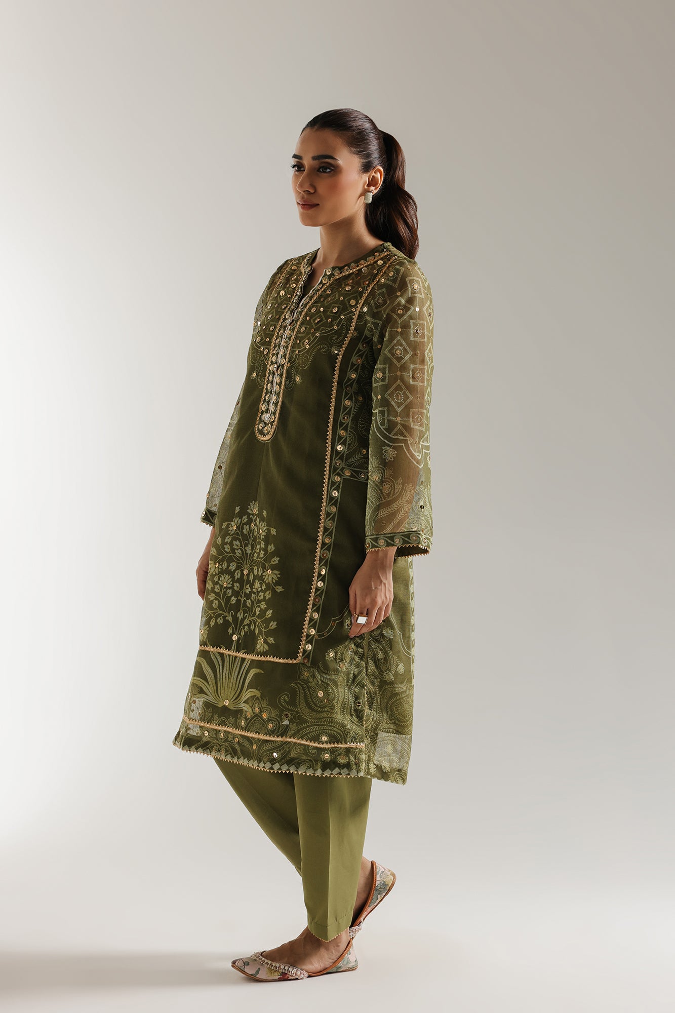 EMBROIDERED SUIT (E3080/103/120)