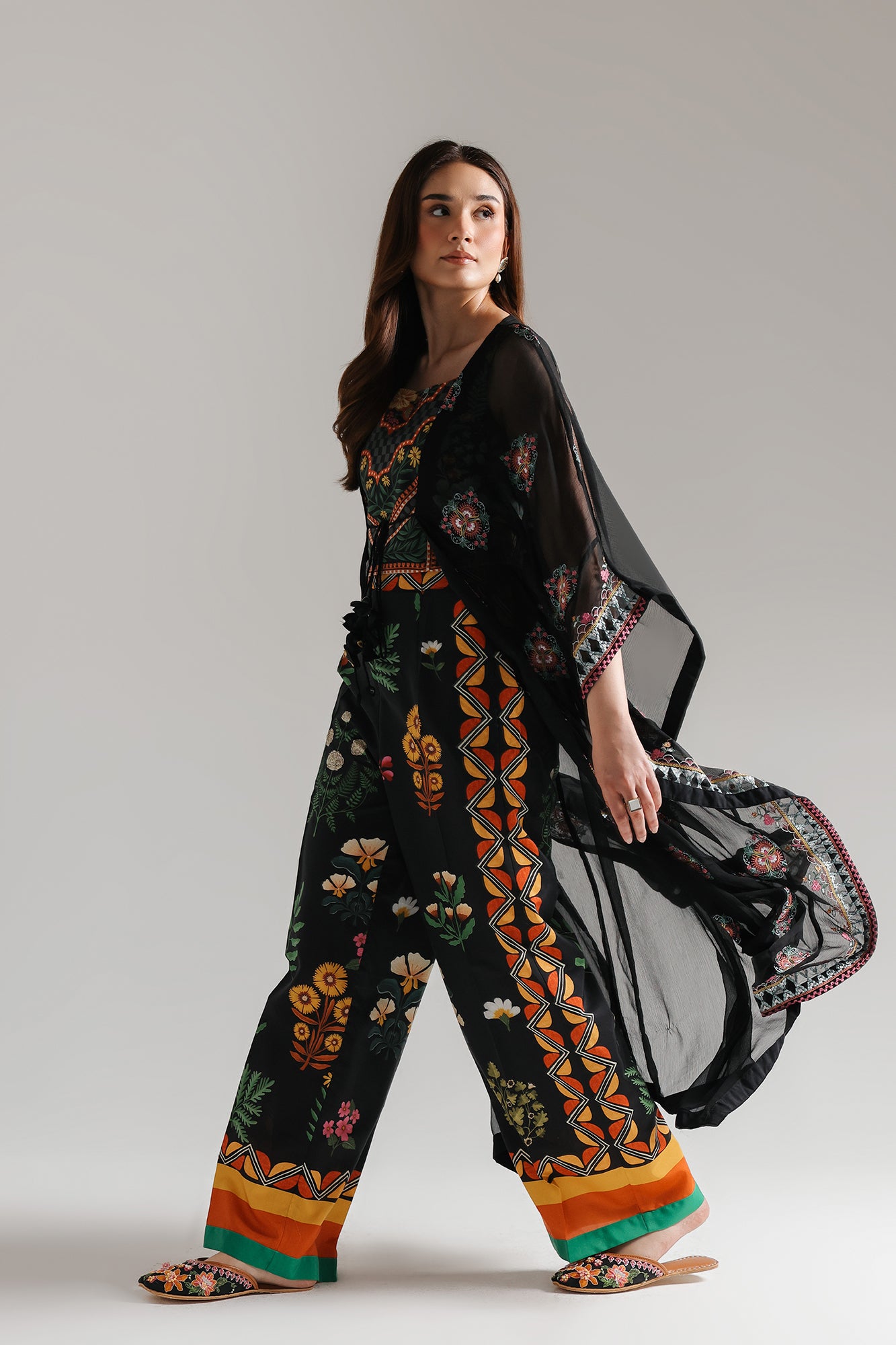 EMBROIDERED SUIT (E3083/103/902)
