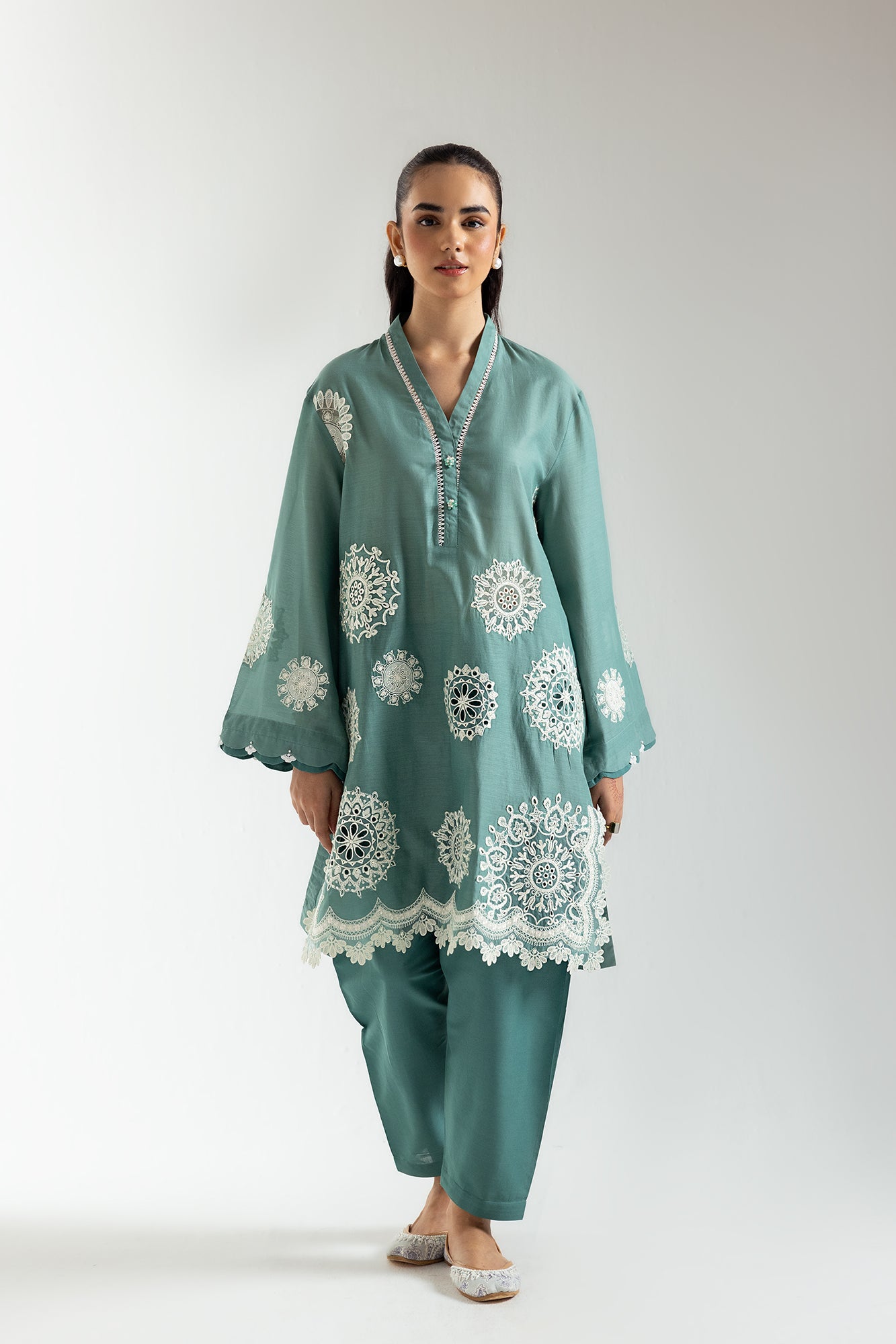 EMBROIDERED SUIT (E3109/103/713)