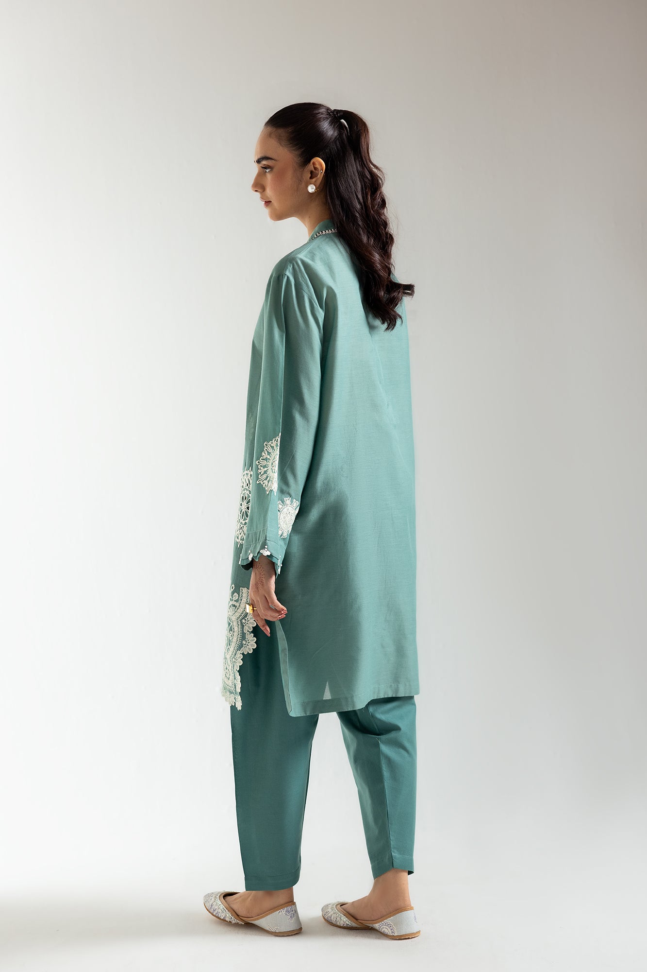 EMBROIDERED SUIT (E3109/103/713)