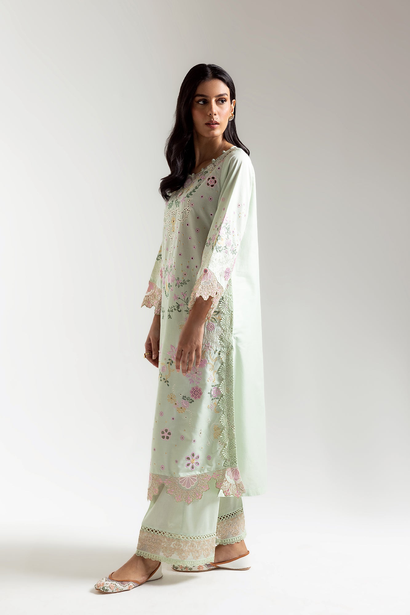 EMBROIDERED SUIT (E3123/103/720)