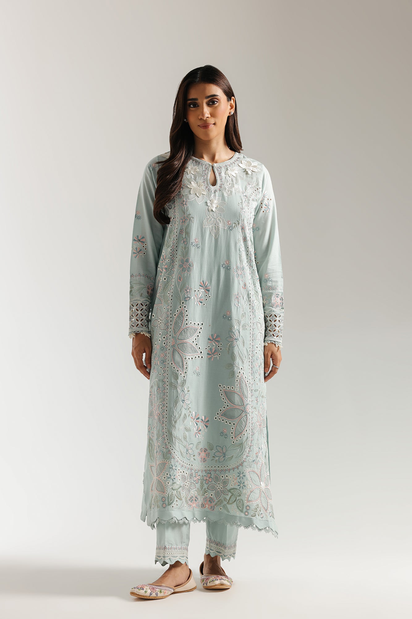 EMBROIDERED SUIT (E3457/103/721)