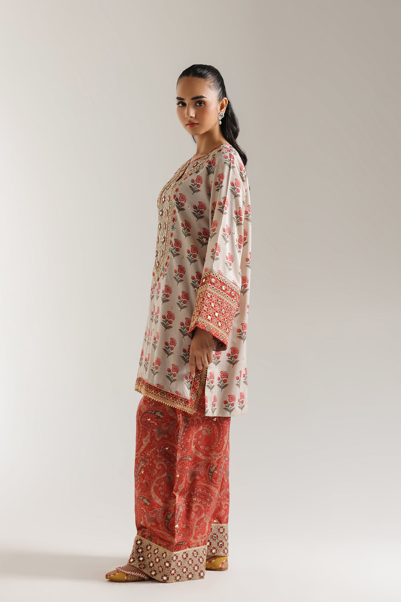 EMBROIDERED SUIT (E3192/103/227)