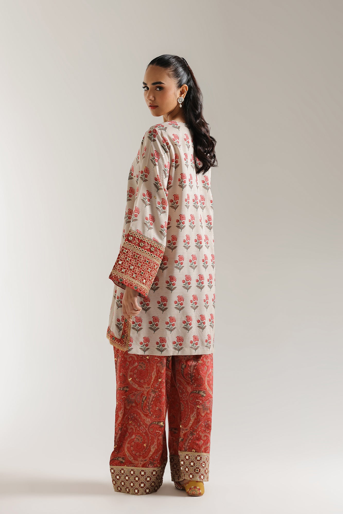 EMBROIDERED SUIT (E3192/103/227)