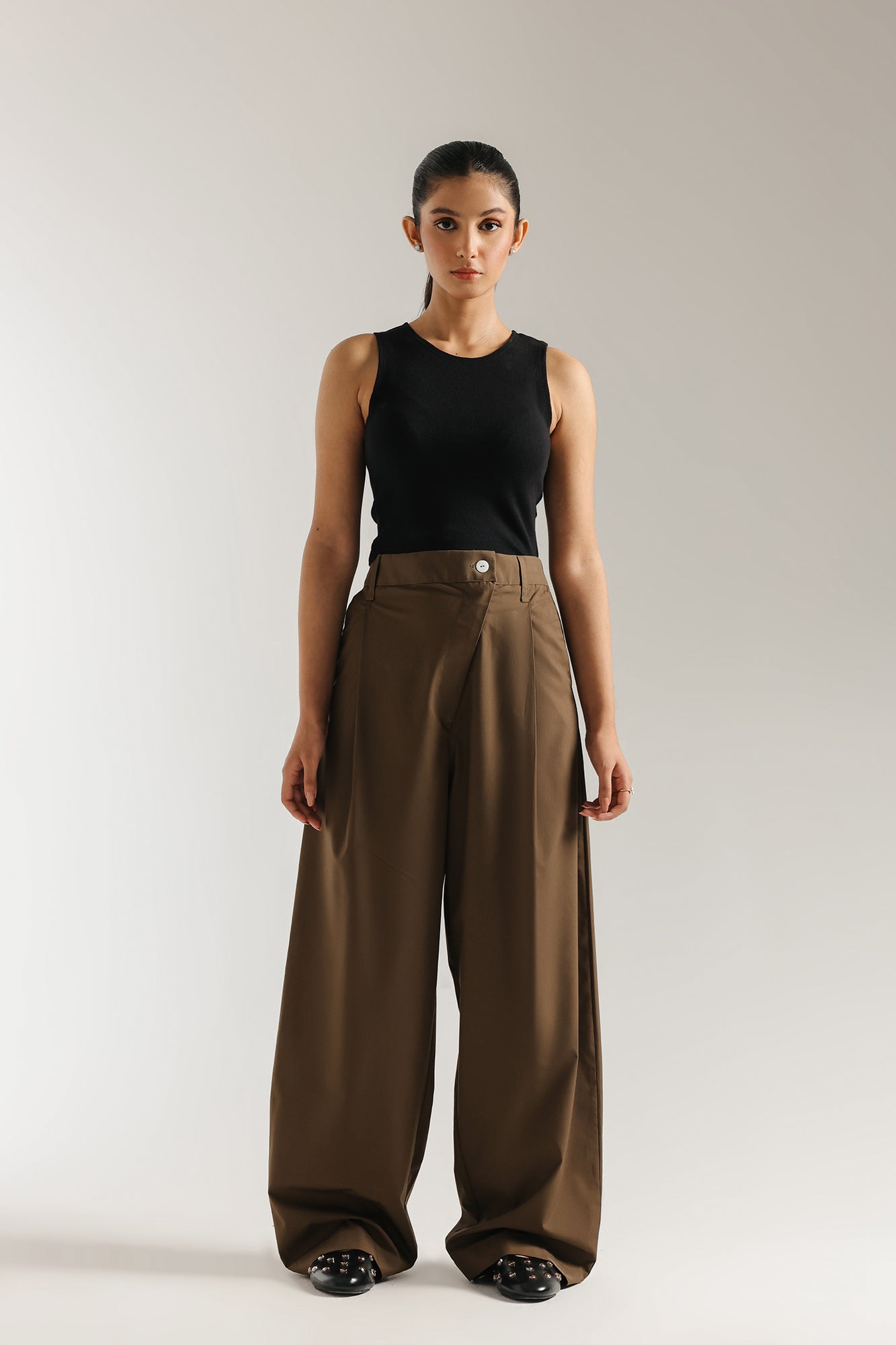 sleeveless top