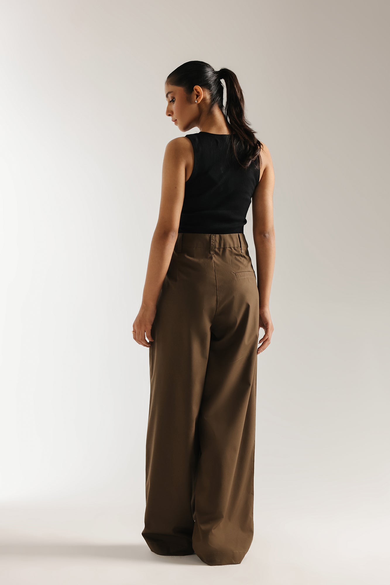 sleeveless top