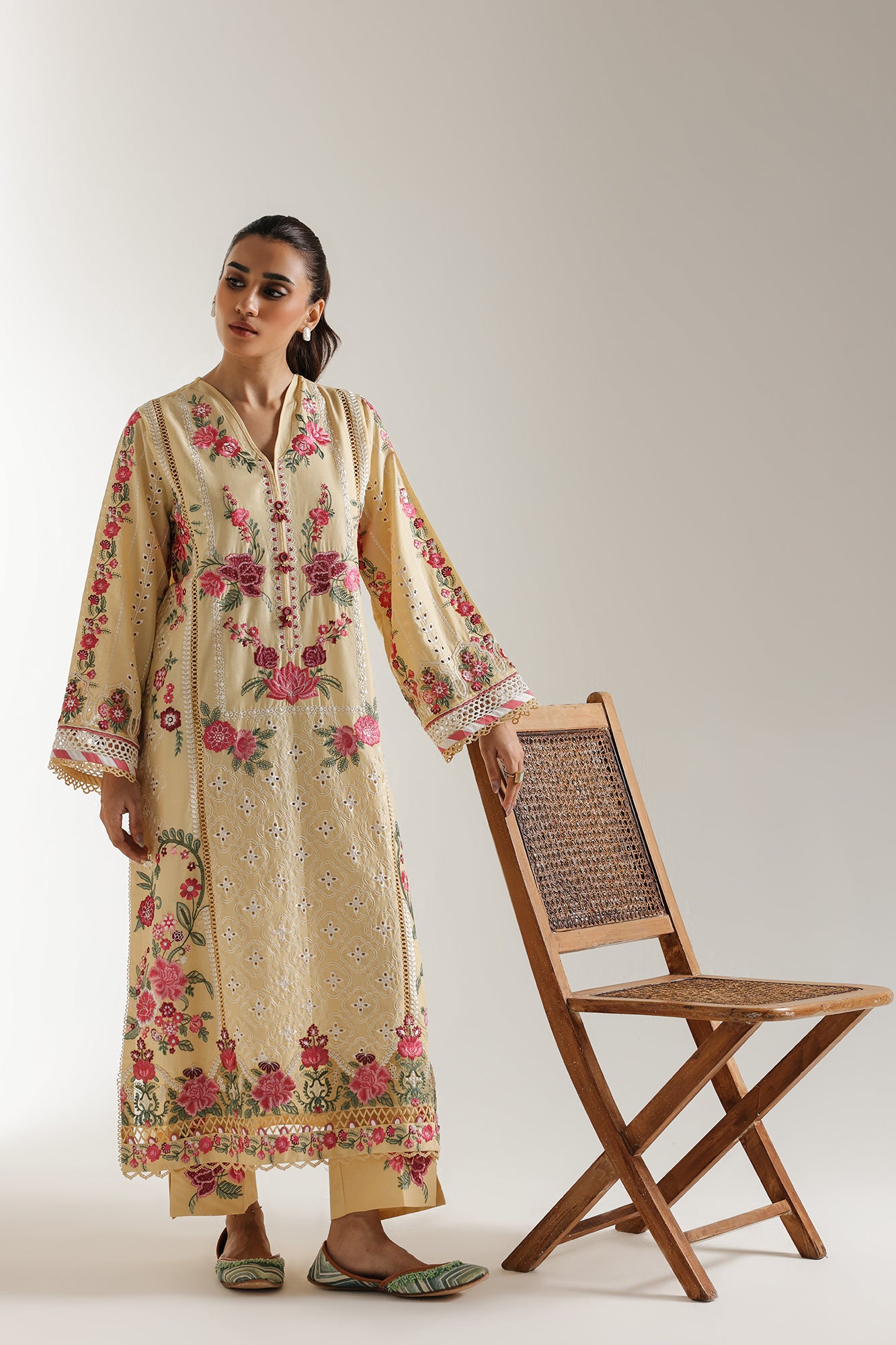 EMBROIDERED SUIT (E3222/103/225)