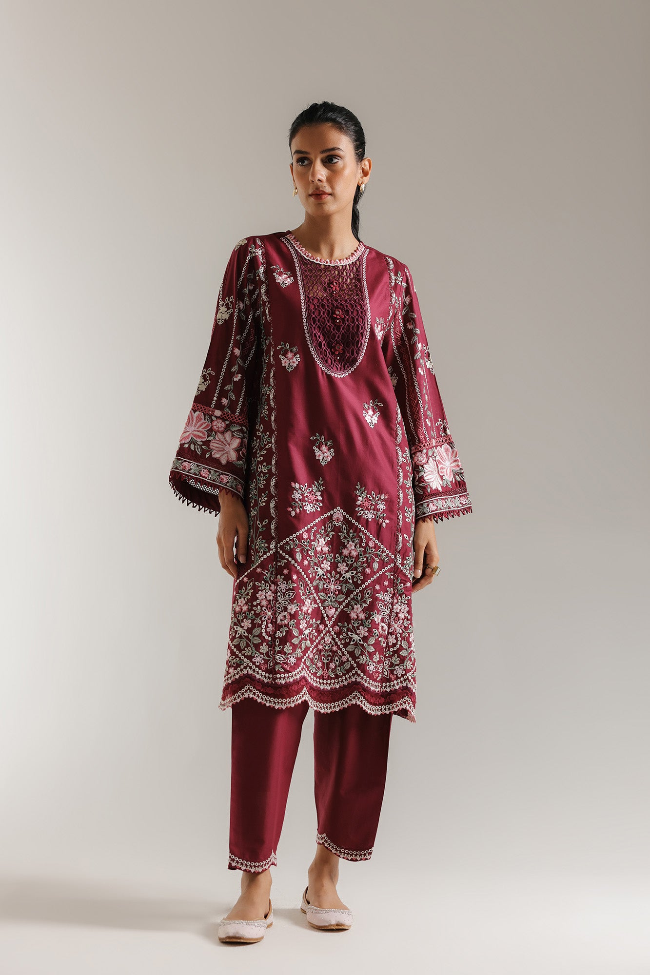 EMBROIDERED SUIT (E3223/103/523)