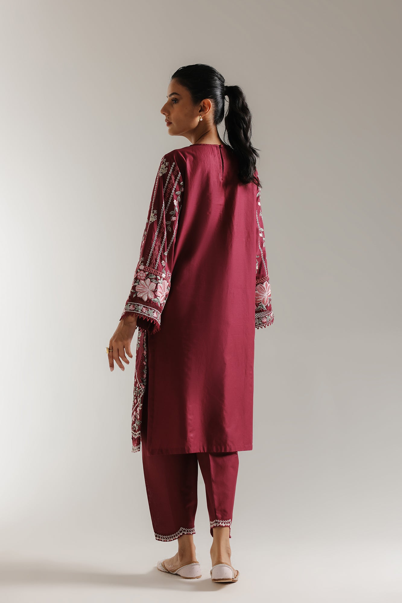 EMBROIDERED SUIT (E3223/103/523)