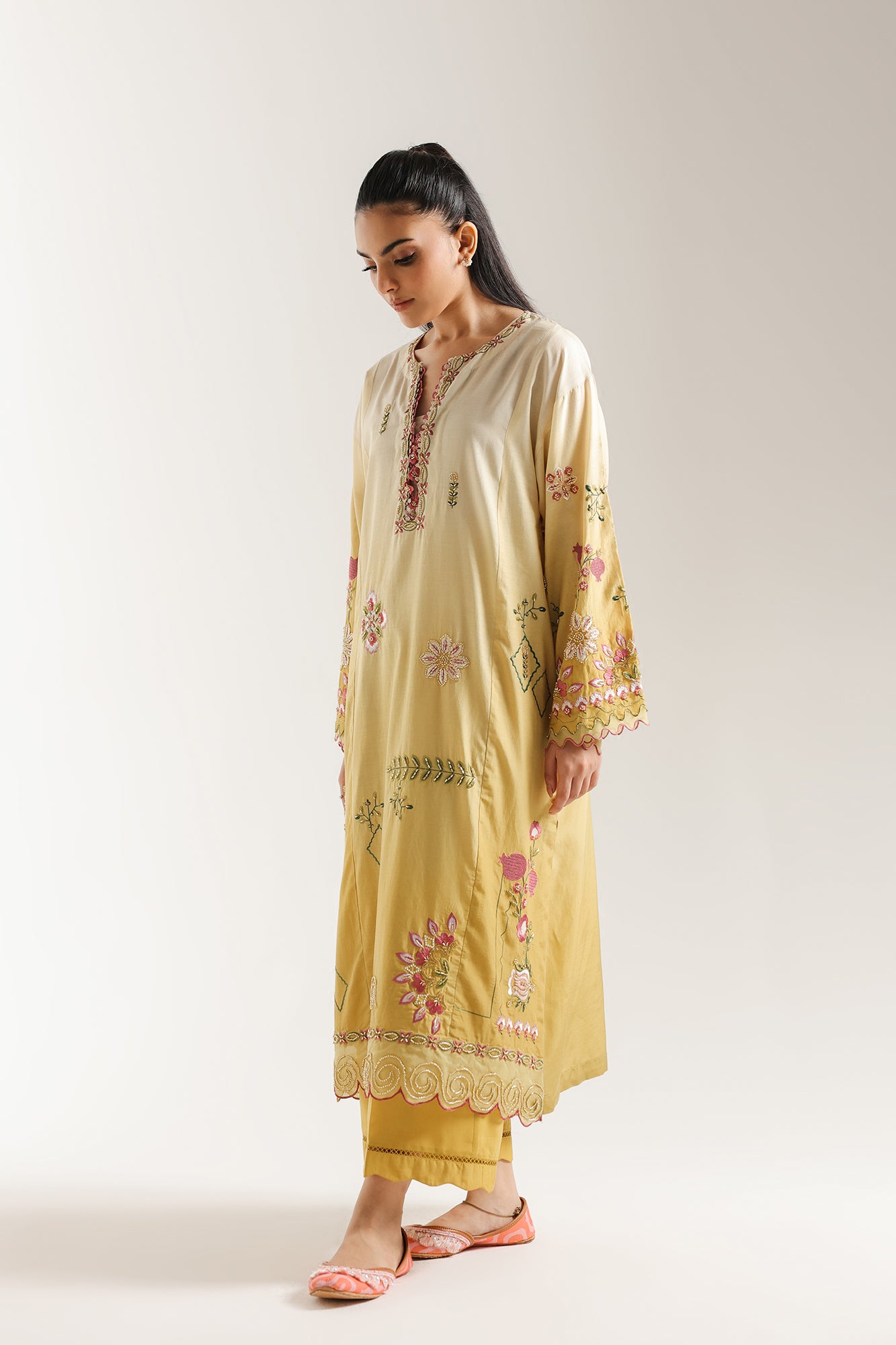 EMBROIDERED SUIT (E3230/103/125)