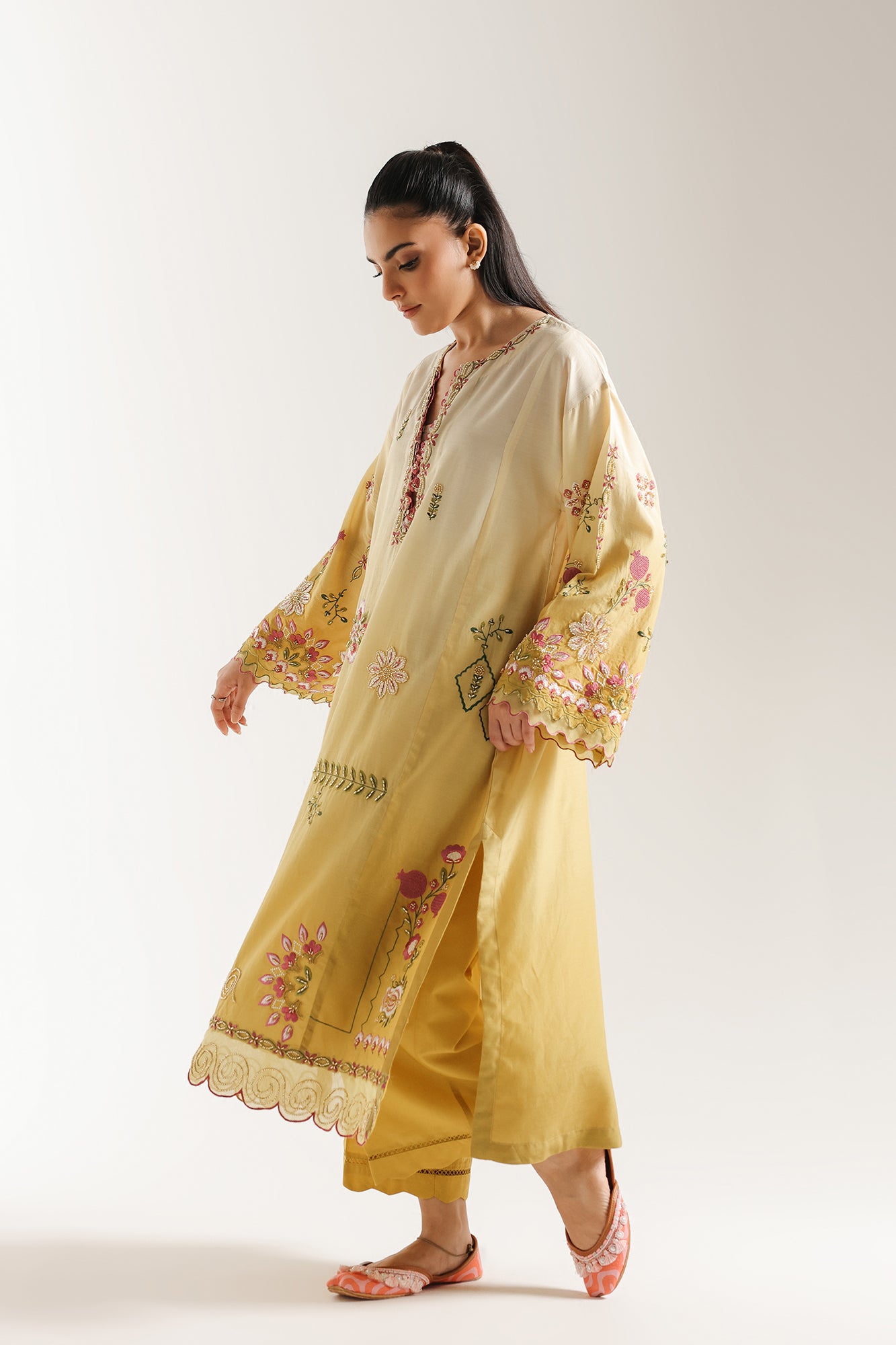 EMBROIDERED SUIT (E3230/103/125)