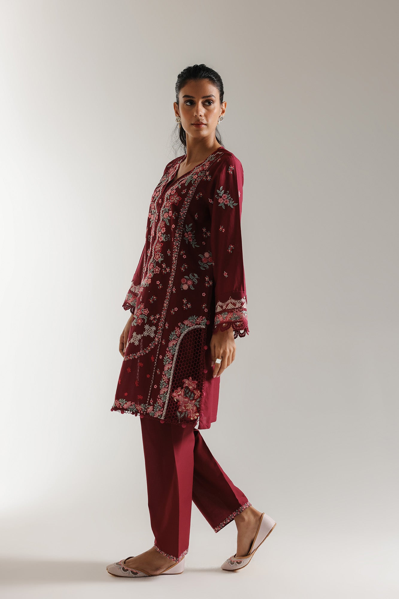EMBROIDERED SUIT (E3236/103/517)