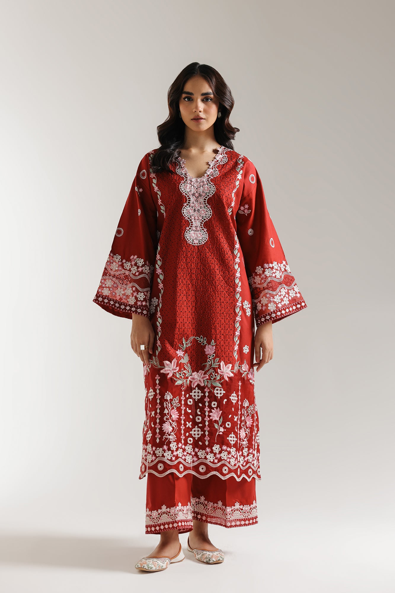 EMBROIDERED SUIT (E3238/103/416)