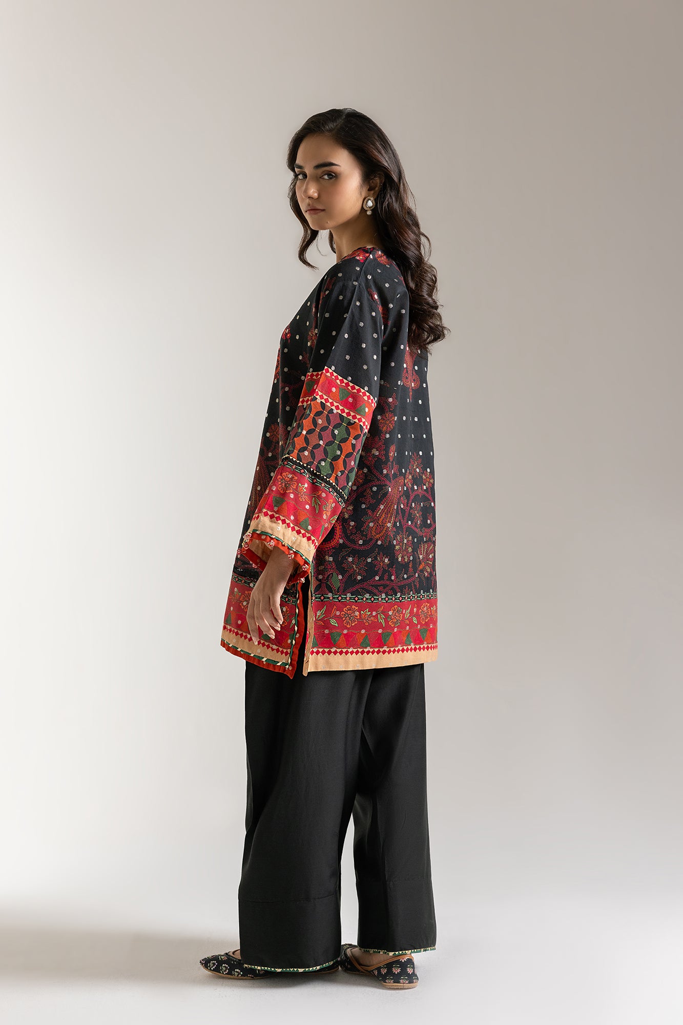 EMBROIDERED SUIT (E3250/103/902)