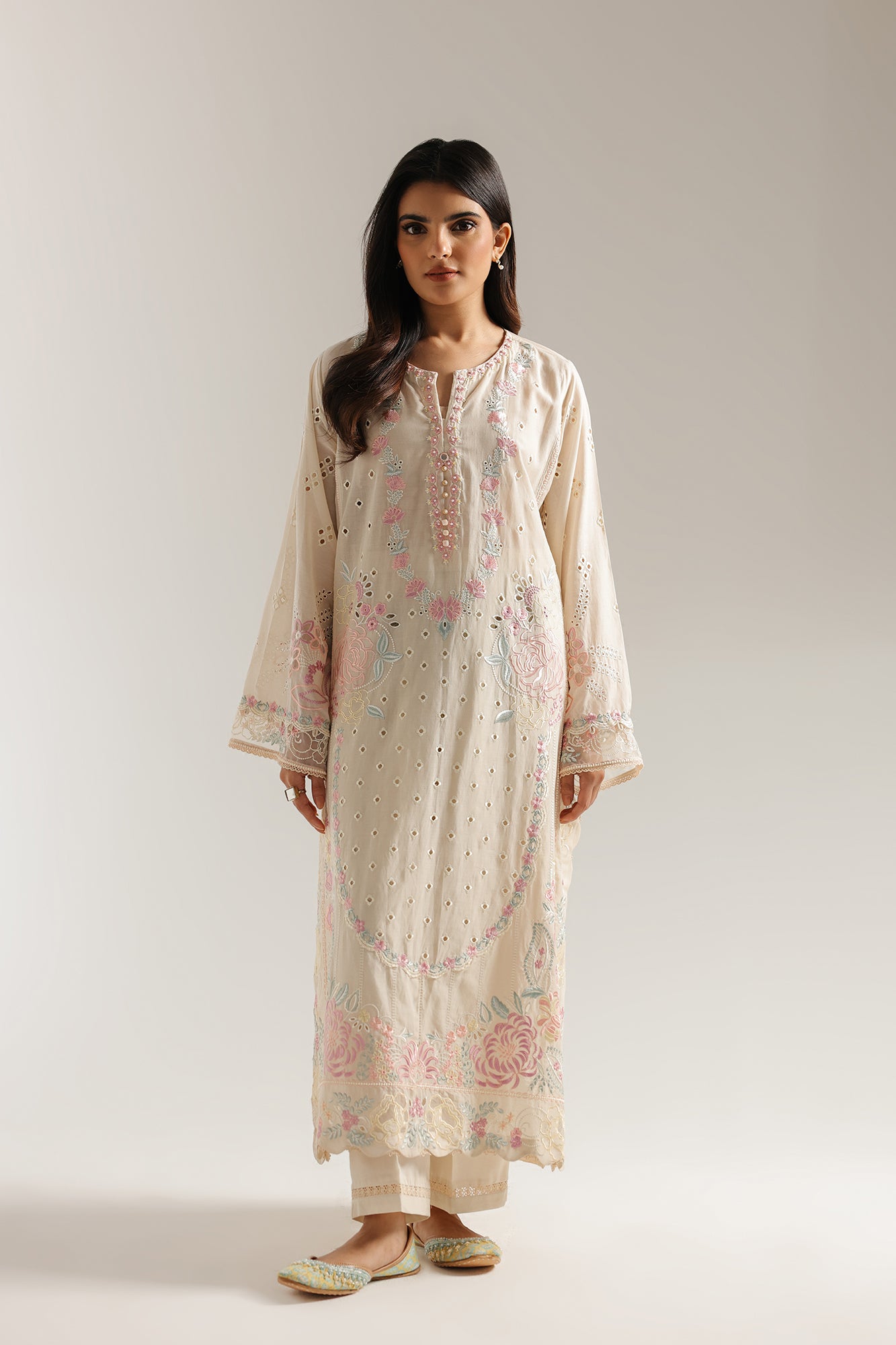 EMBROIDERED SUIT (E3252/103/110)