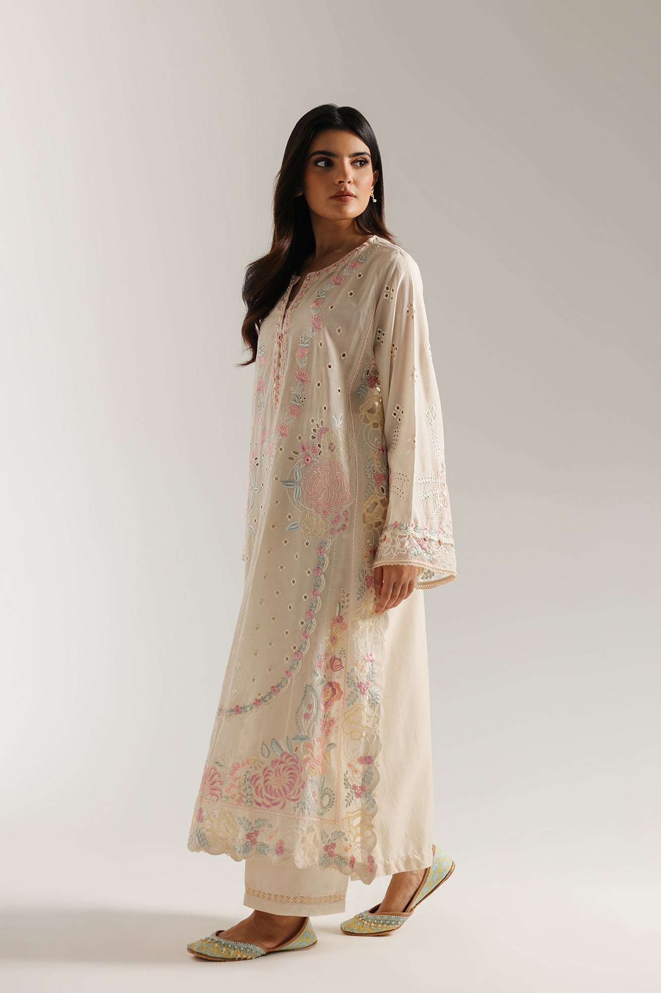 EMBROIDERED SUIT (E3252/103/110)