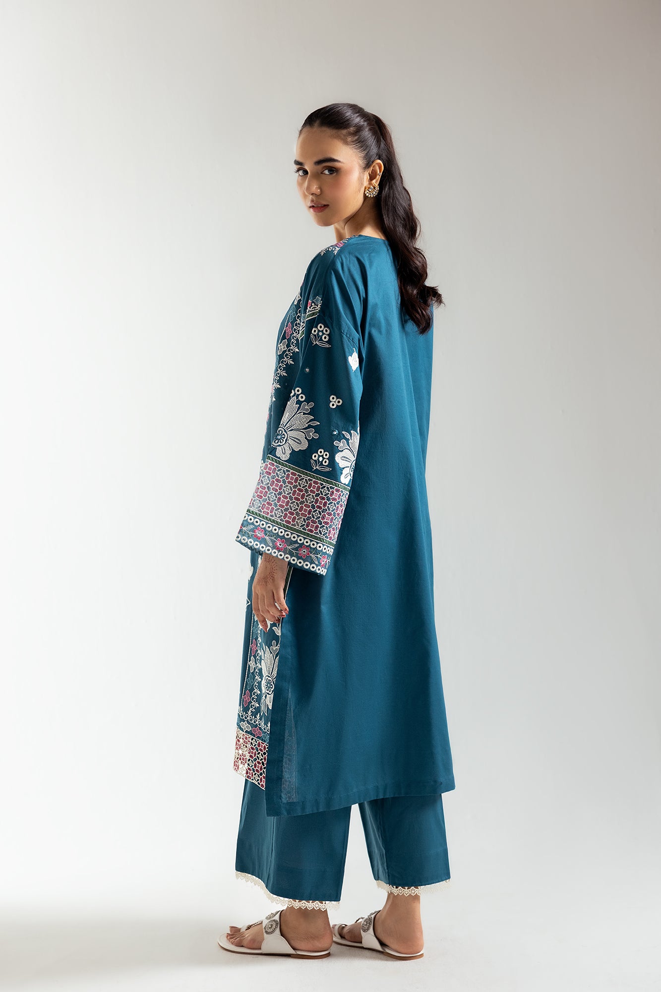 EMBROIDERED SUIT (E3253/103/711)