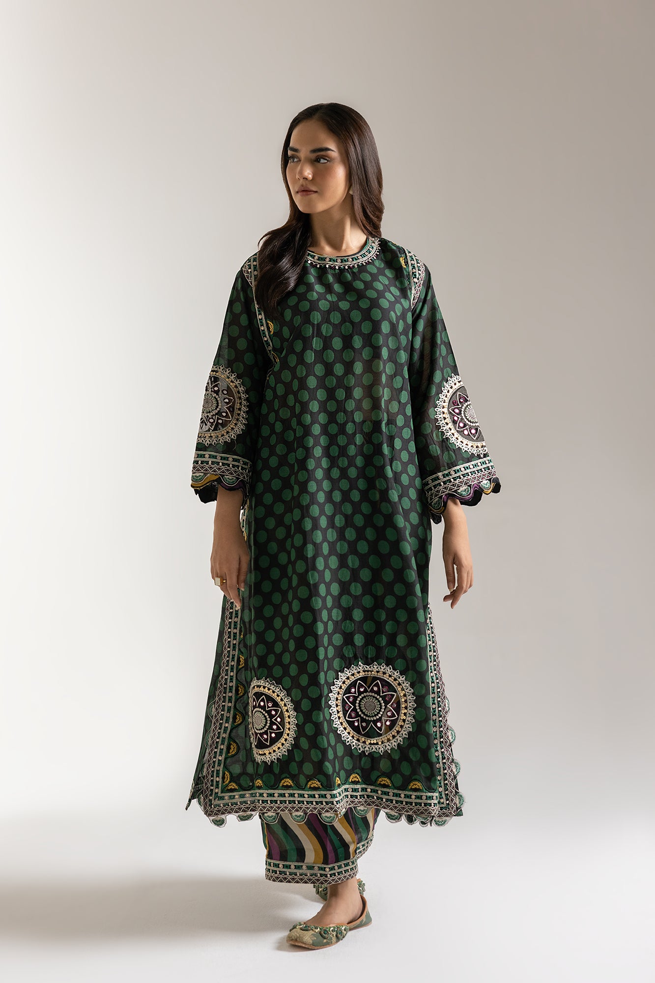 EMBROIDERED SUIT (E3273/103/708)