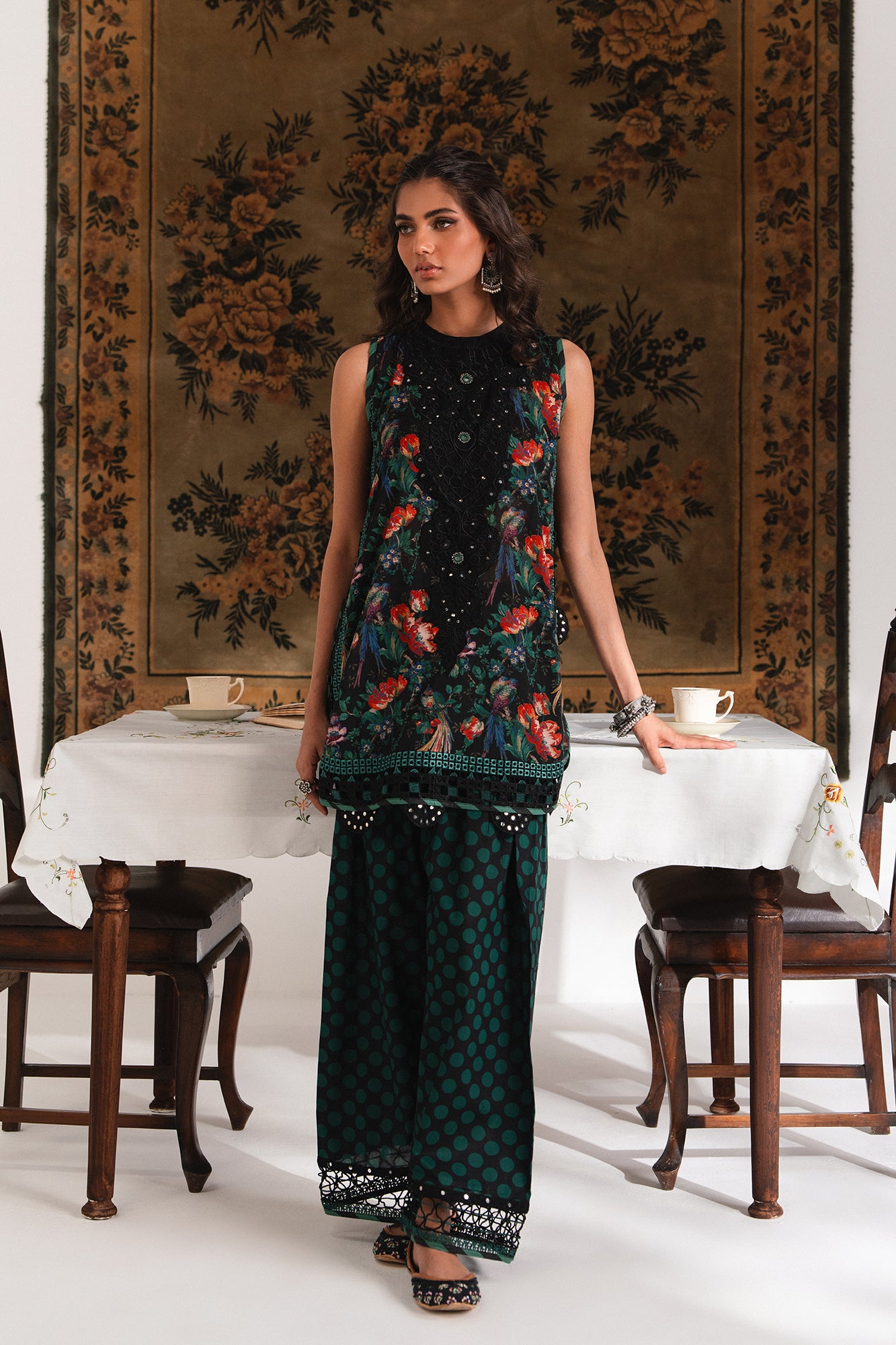 EMBROIDERED SUIT (E3274/103/902)