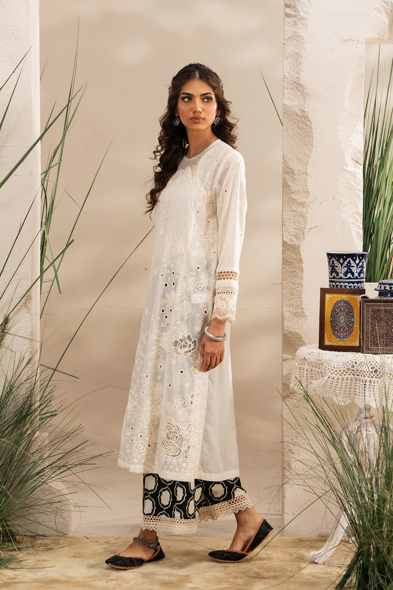 EMBROIDERED SUIT (E3278/103/002)