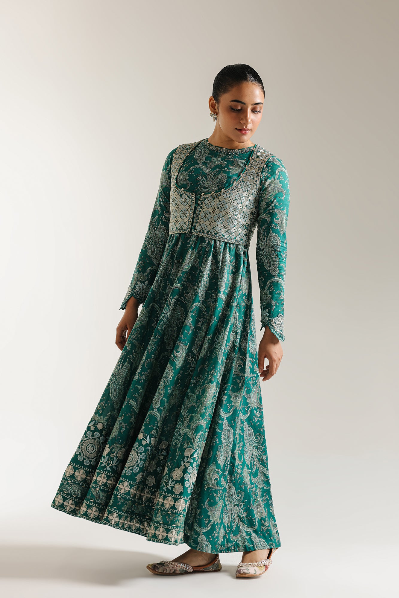 EMBROIDERED PISHWAS (E3282/103/708)