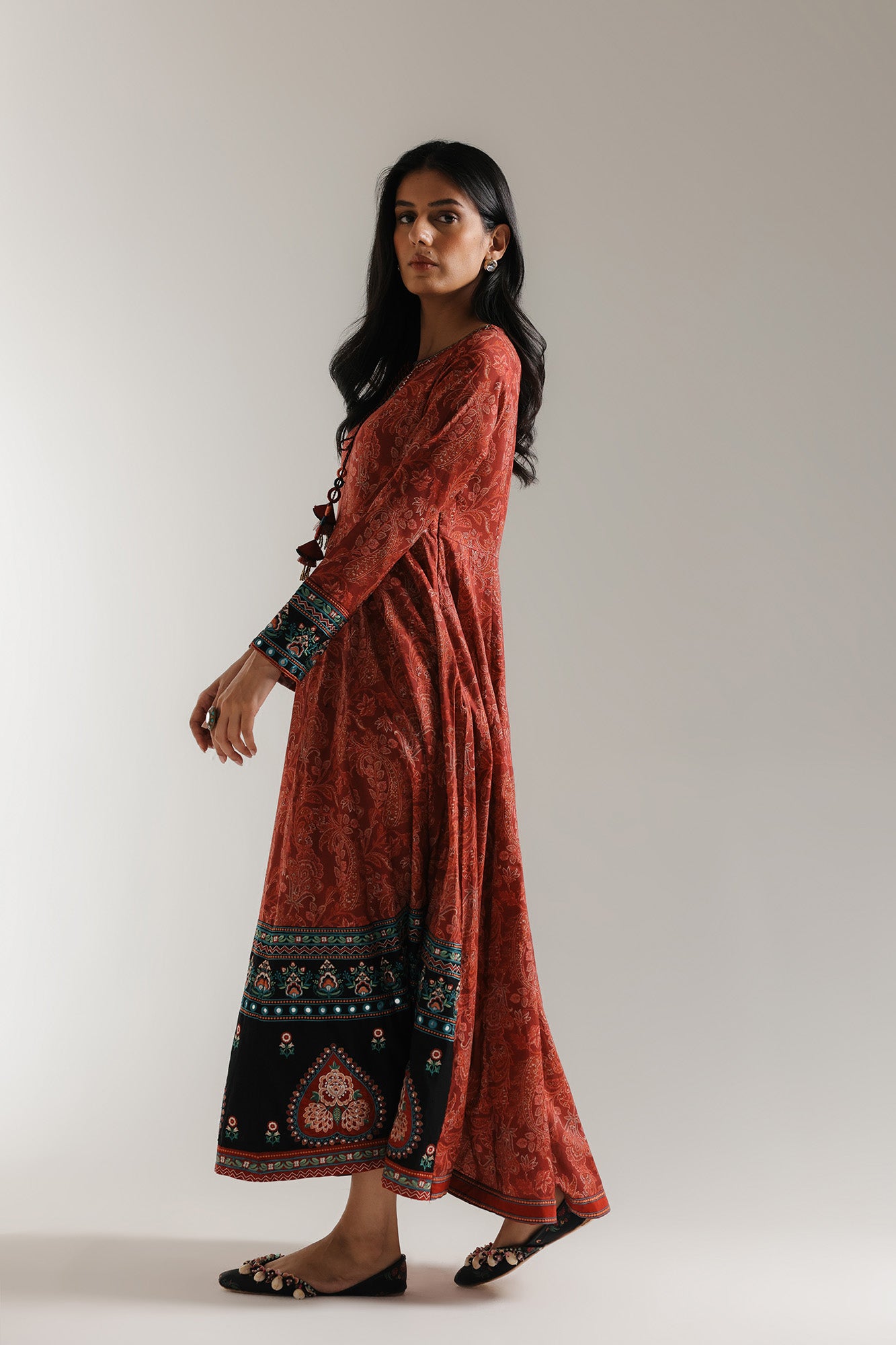 EMBROIDERED PISHWAS (E3284/103/305)