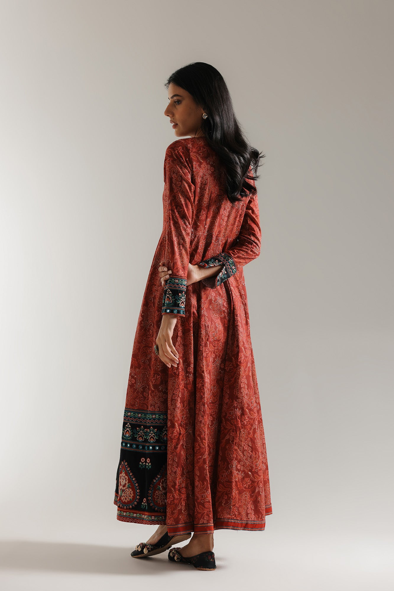 EMBROIDERED PISHWAS (E3284/103/305)