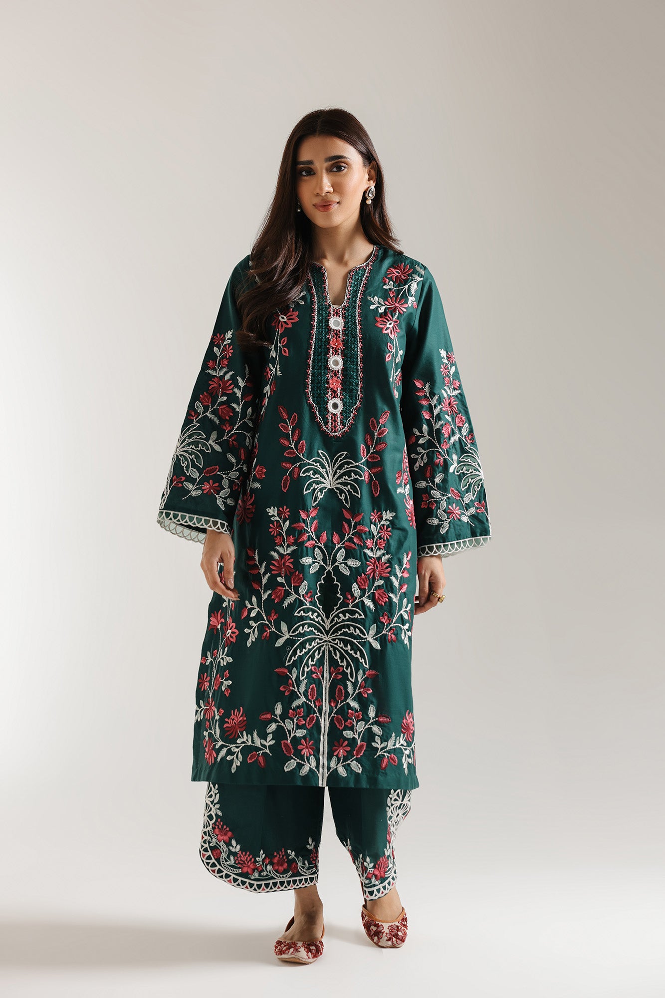 EMBROIDERED SUIT (E3287/103/705)