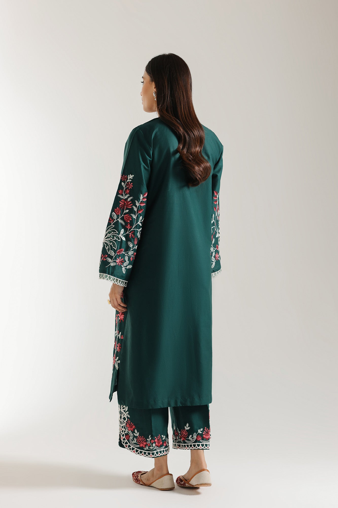 EMBROIDERED SUIT (E3287/103/705)