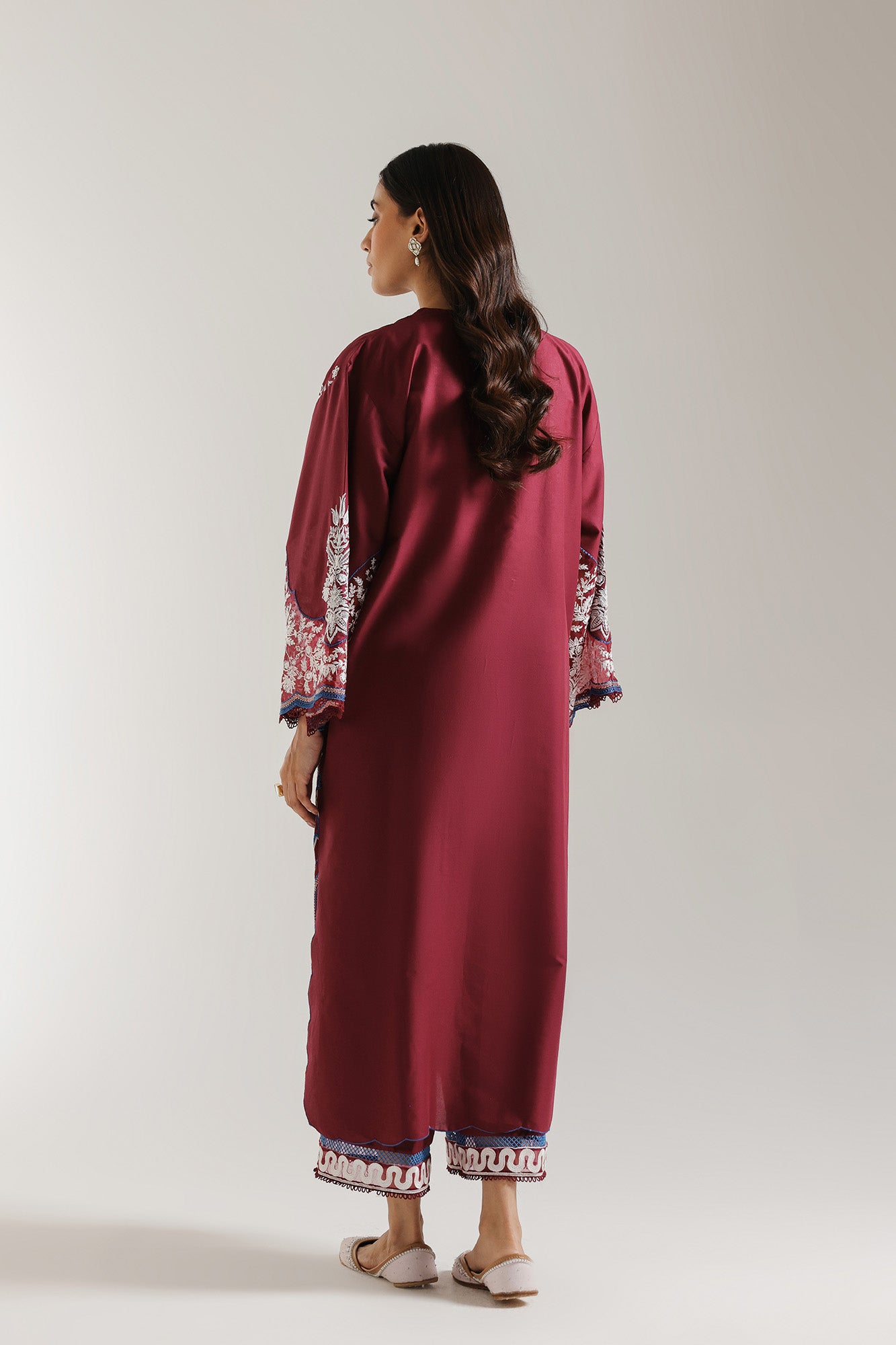 EMBROIDERED SUIT (E3289/103/523)