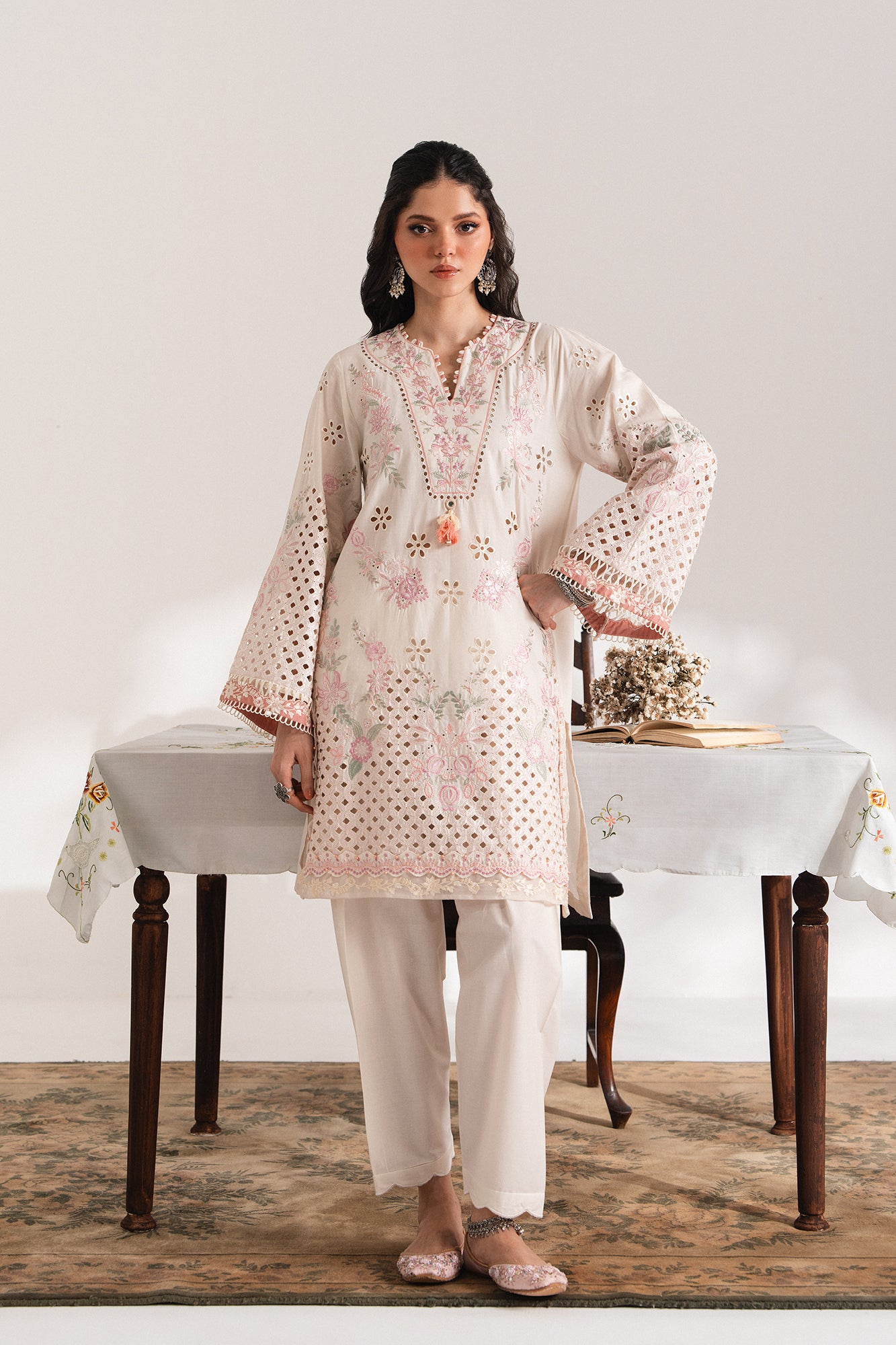EMBROIDERED SUIT (E3291/103/003)