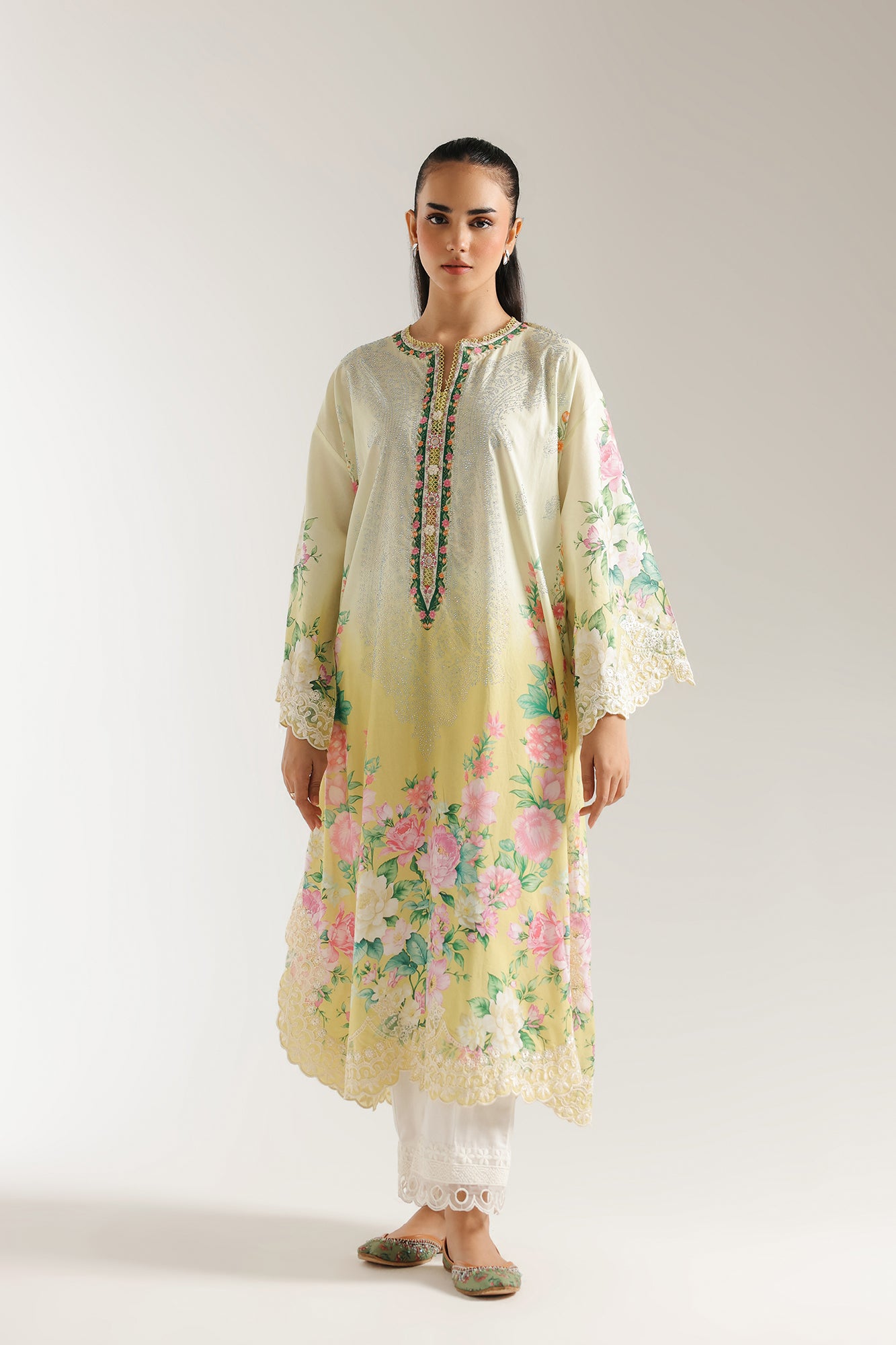 EMBROIDERED SUIT (E3293/103/110)