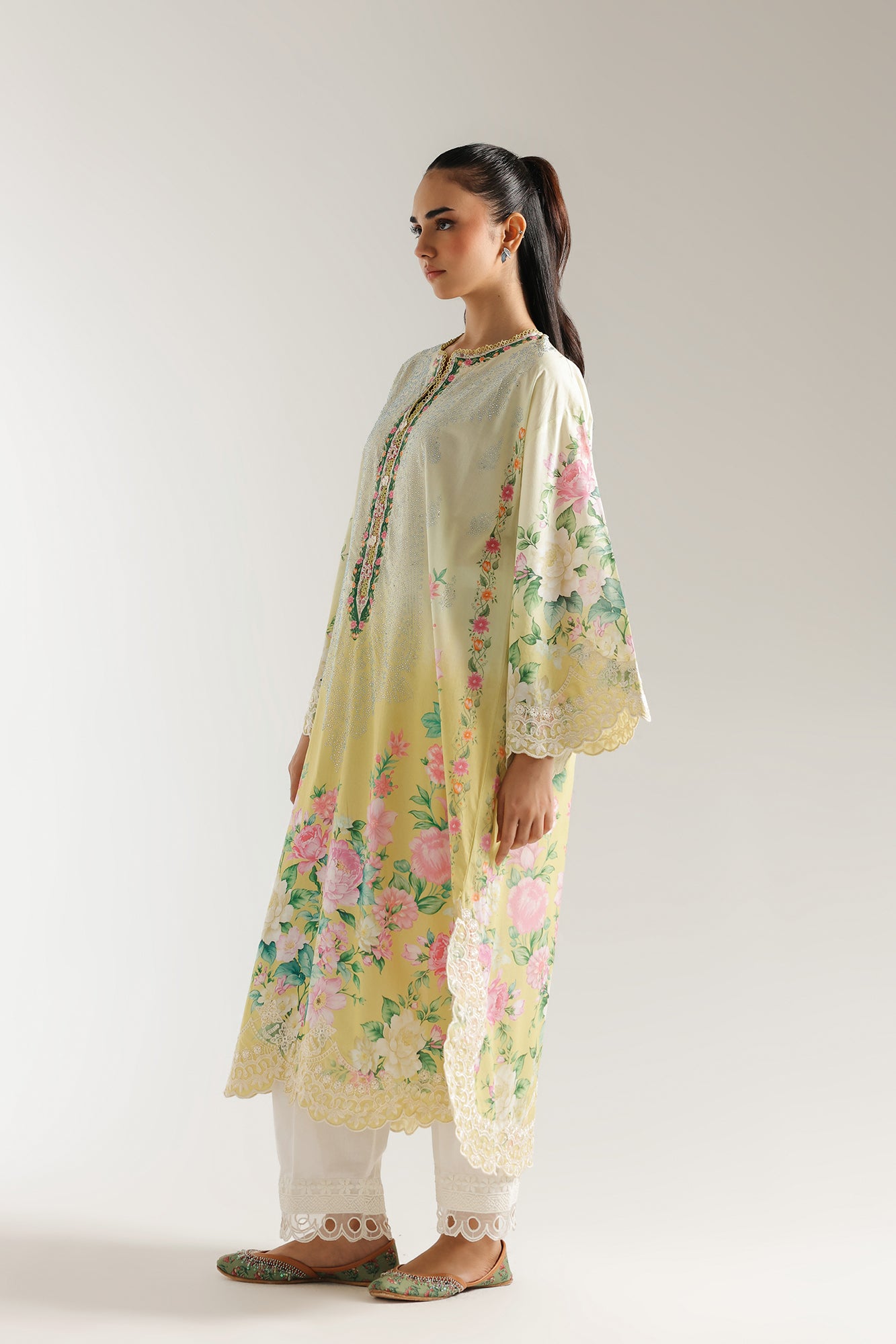 EMBROIDERED SUIT (E3293/103/110)