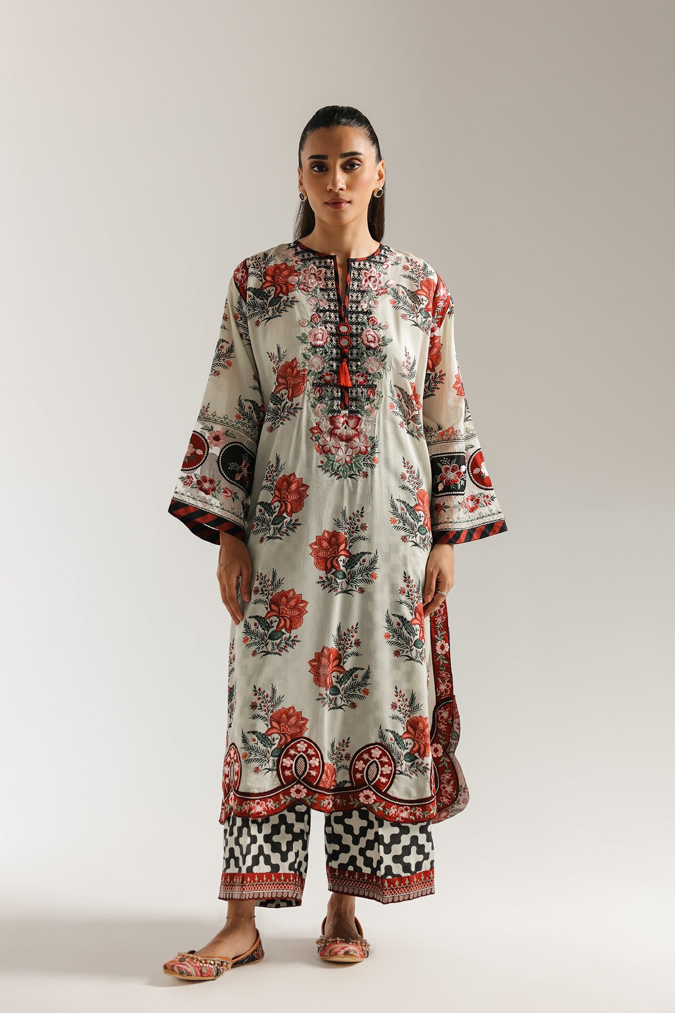 EMBROIDERED SUIT (E3297/103/004)