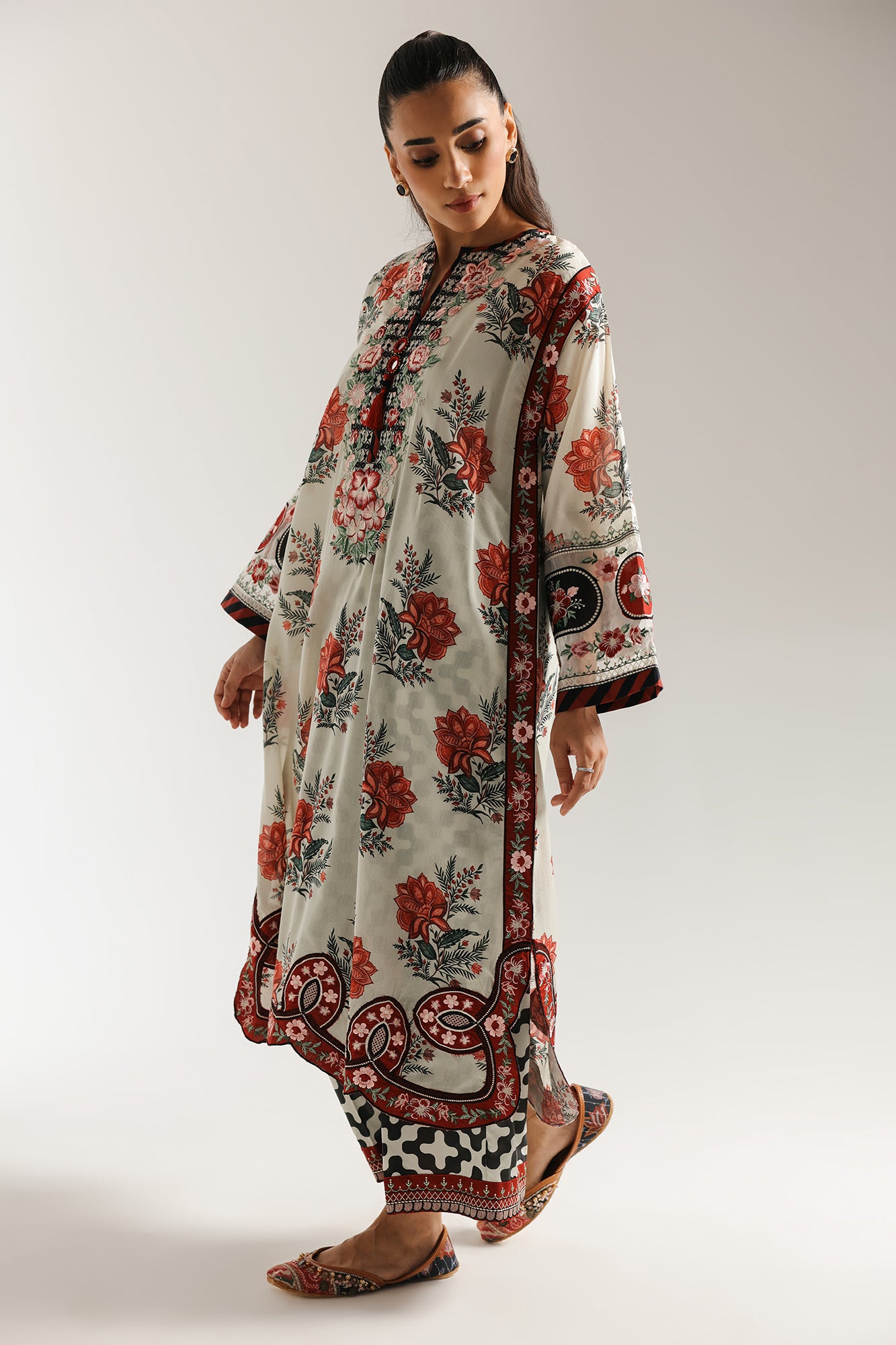EMBROIDERED SUIT (E3297/103/004)