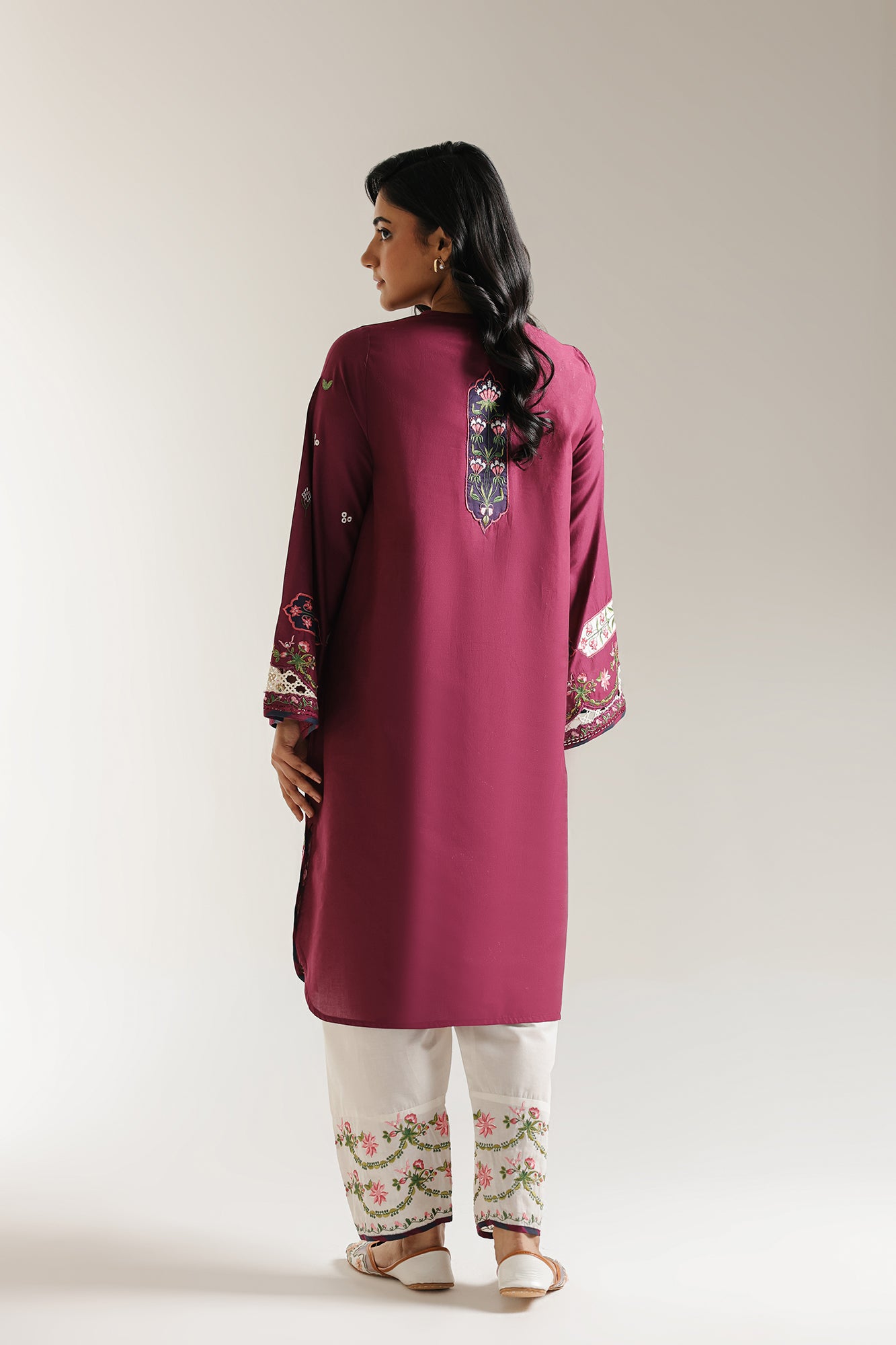 EMBROIDERED SUIT (E3301/103/522)