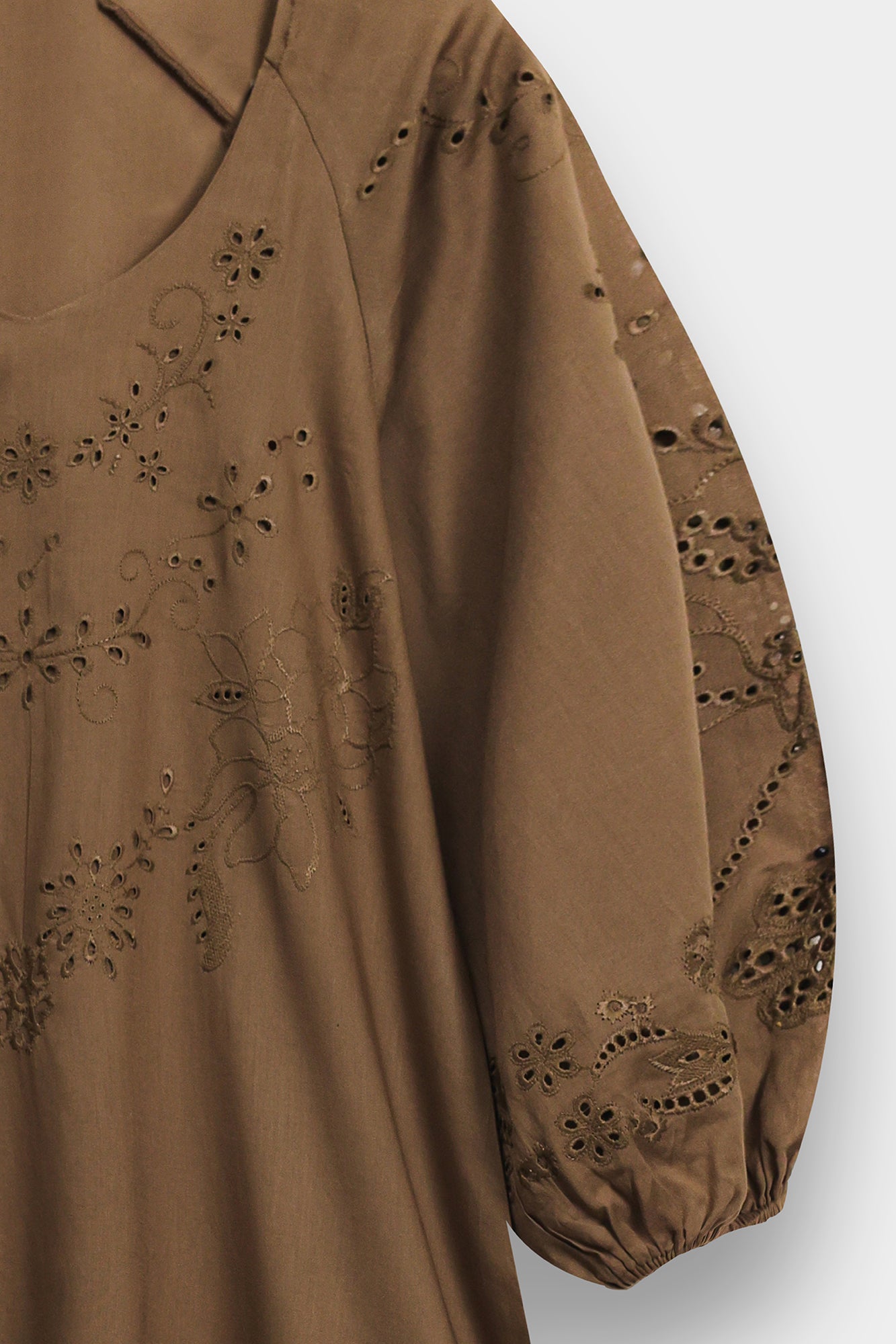 DRESS (E3304/108/801)