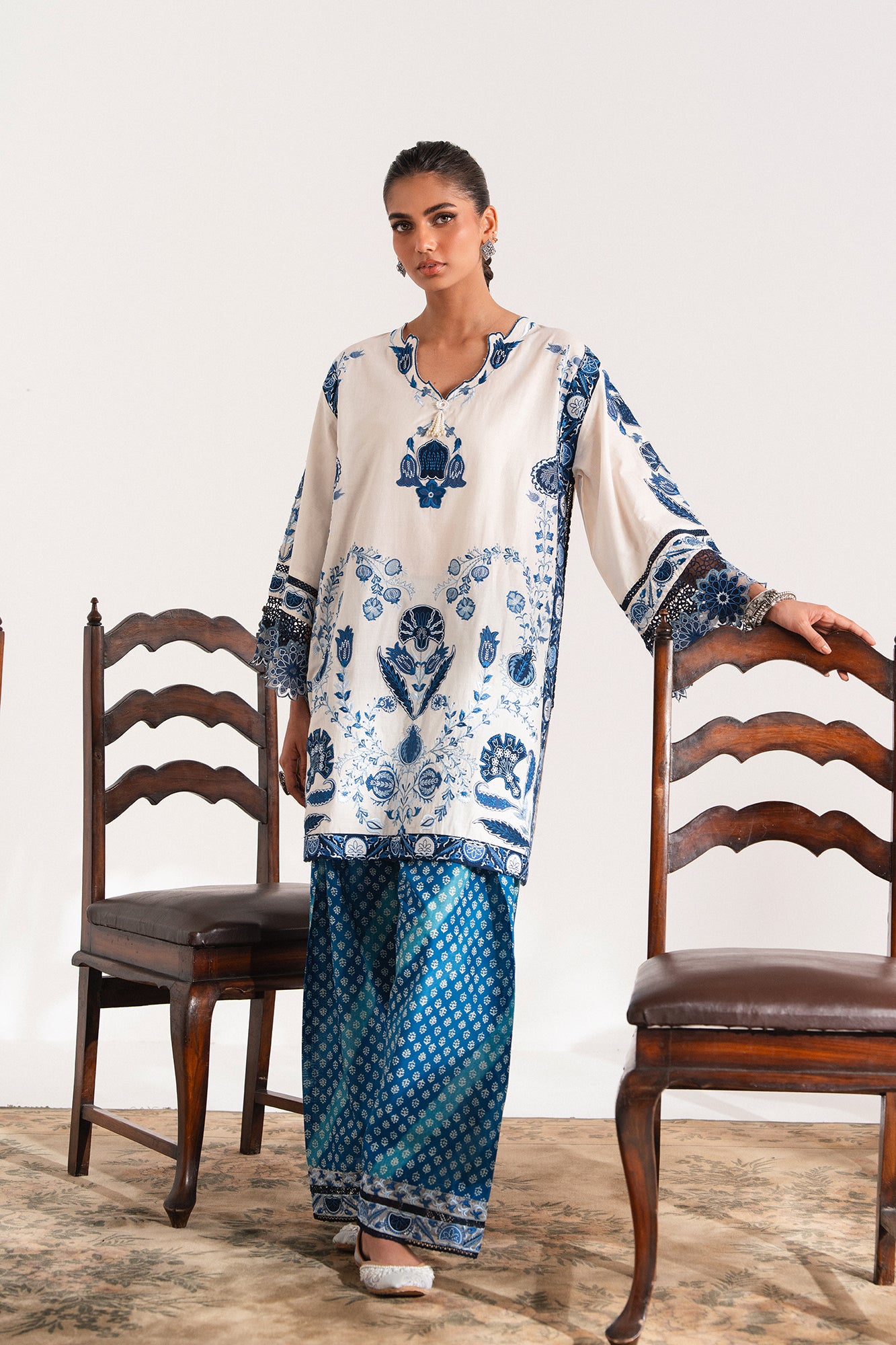 EMBROIDERED SUIT (E3306/103/002)