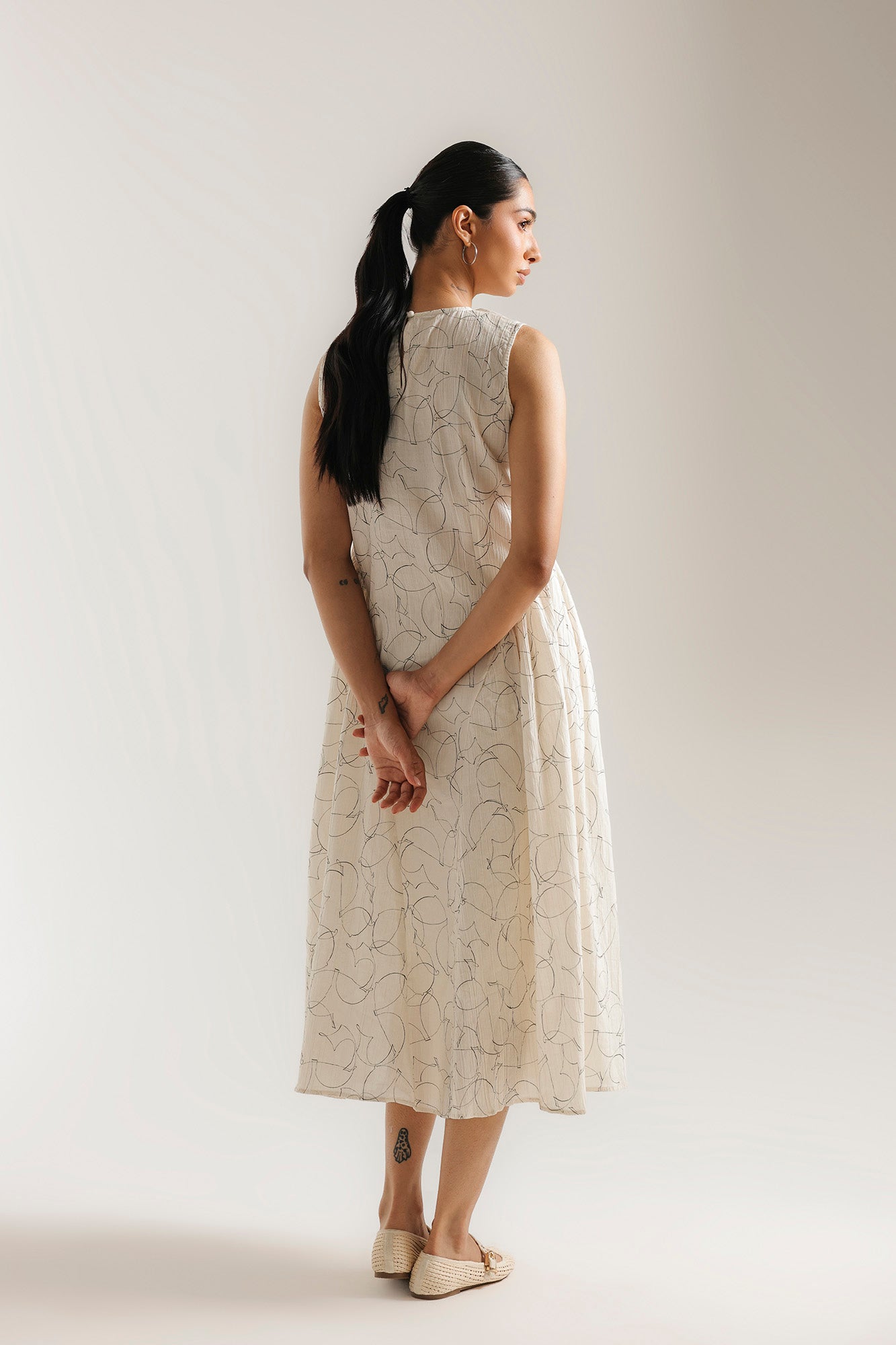 DRESS (E3306/108/002)