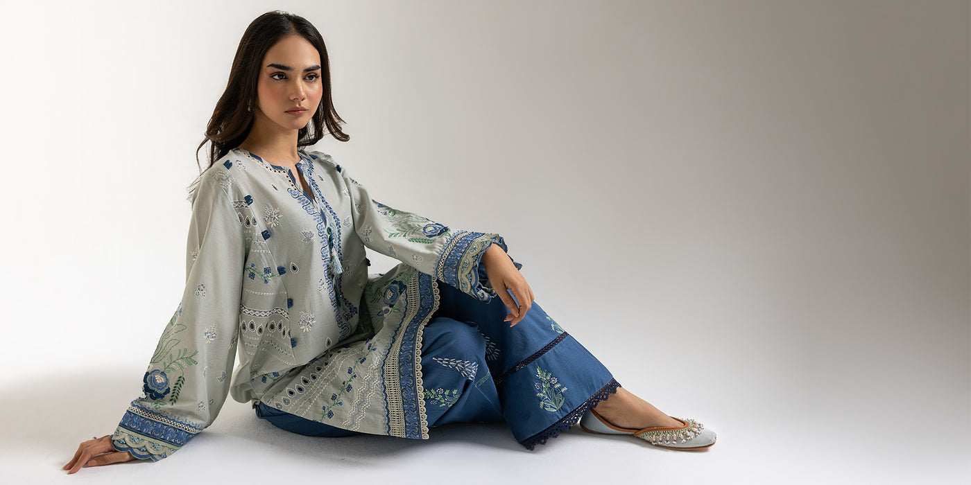 EMBROIDERED SUIT (E3309/103/720)