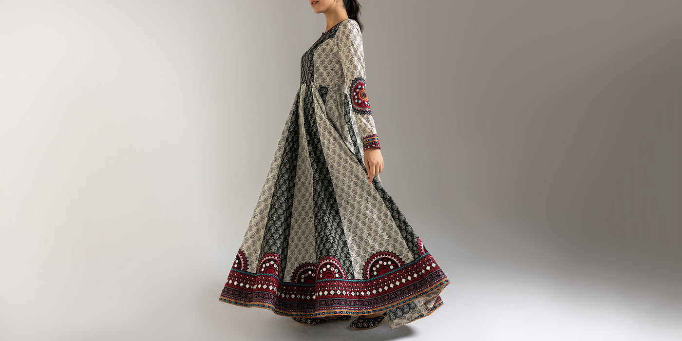 EMBROIDERED PISHWAS (E3311/103/003)