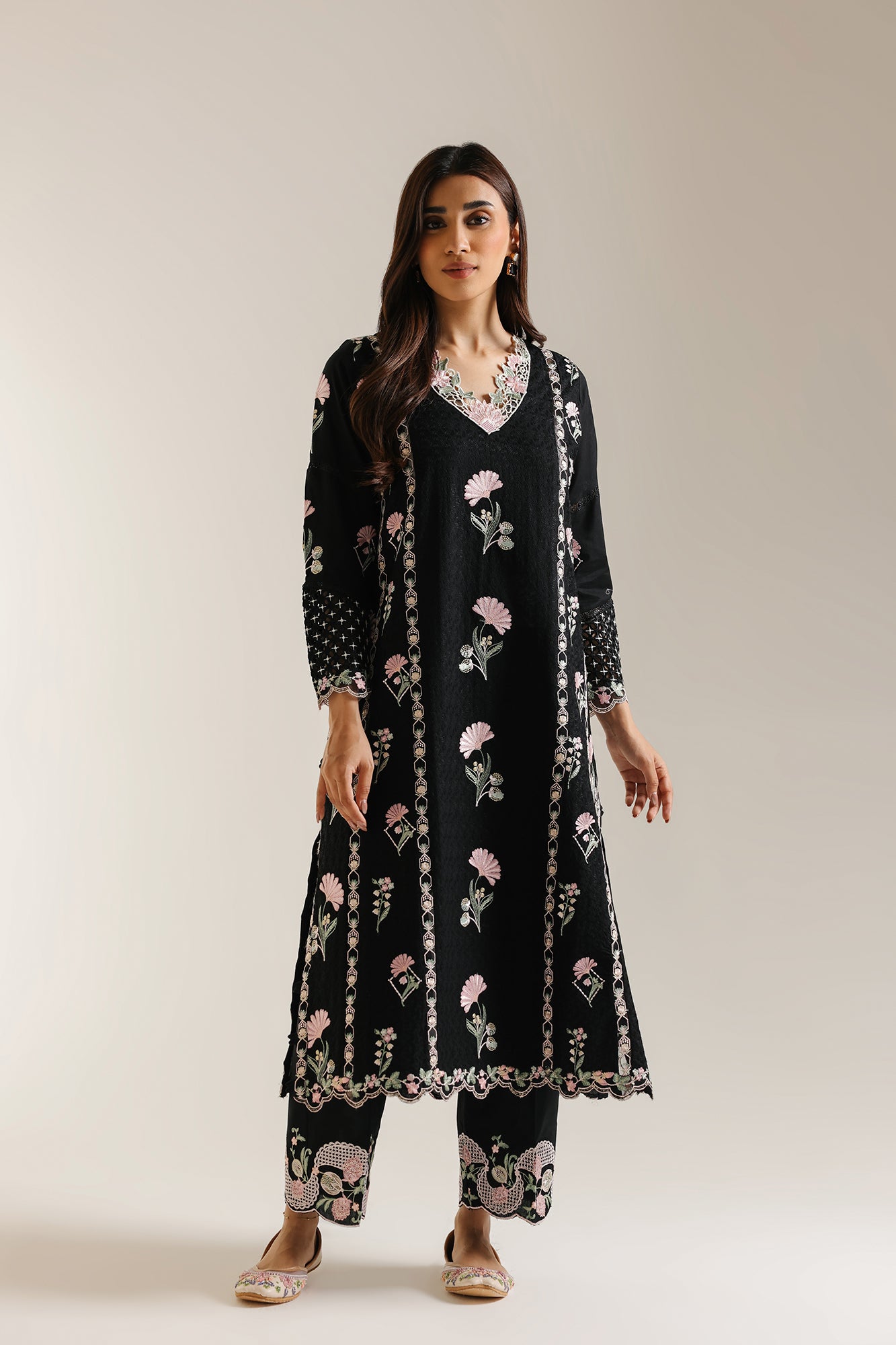 EMBROIDERED SUIT (E3313/103/902)