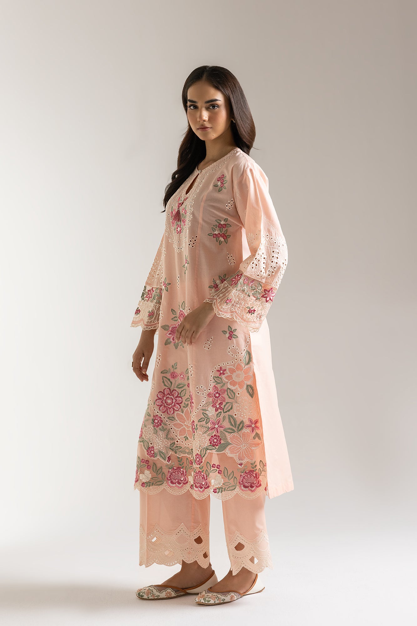 EMBROIDERED SUIT (E3321/103/326)