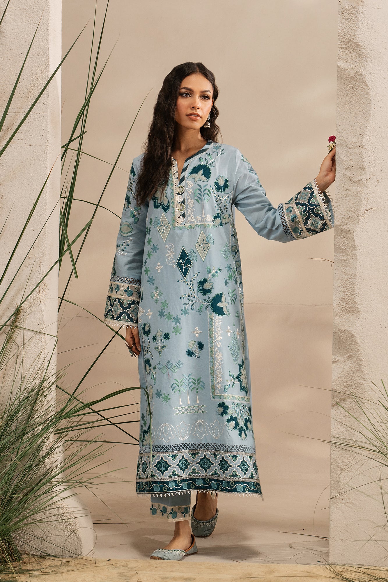 EMBROIDERED SUIT (E3329/103/636)